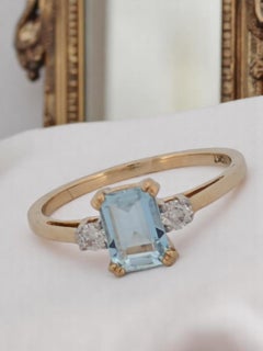 Reine 10k white gold ring with 0.10 diamonds and 1.05 aquamarine, Ring Size 6.5