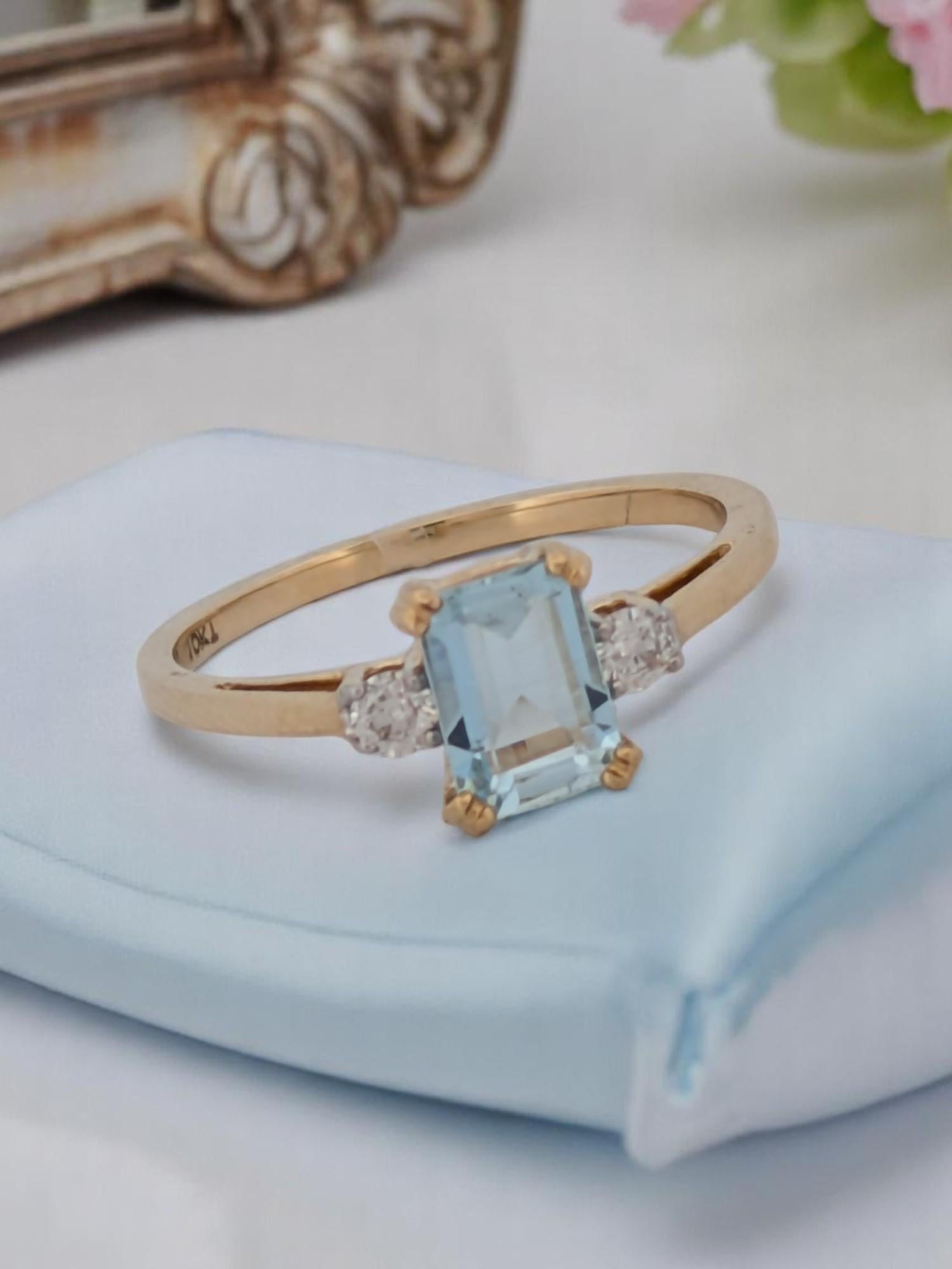 Moderne Reine bague en or blanc 10 carats avec 0,10 diamants et 1,05 aigue-marine, taille de bague 6,5 en vente