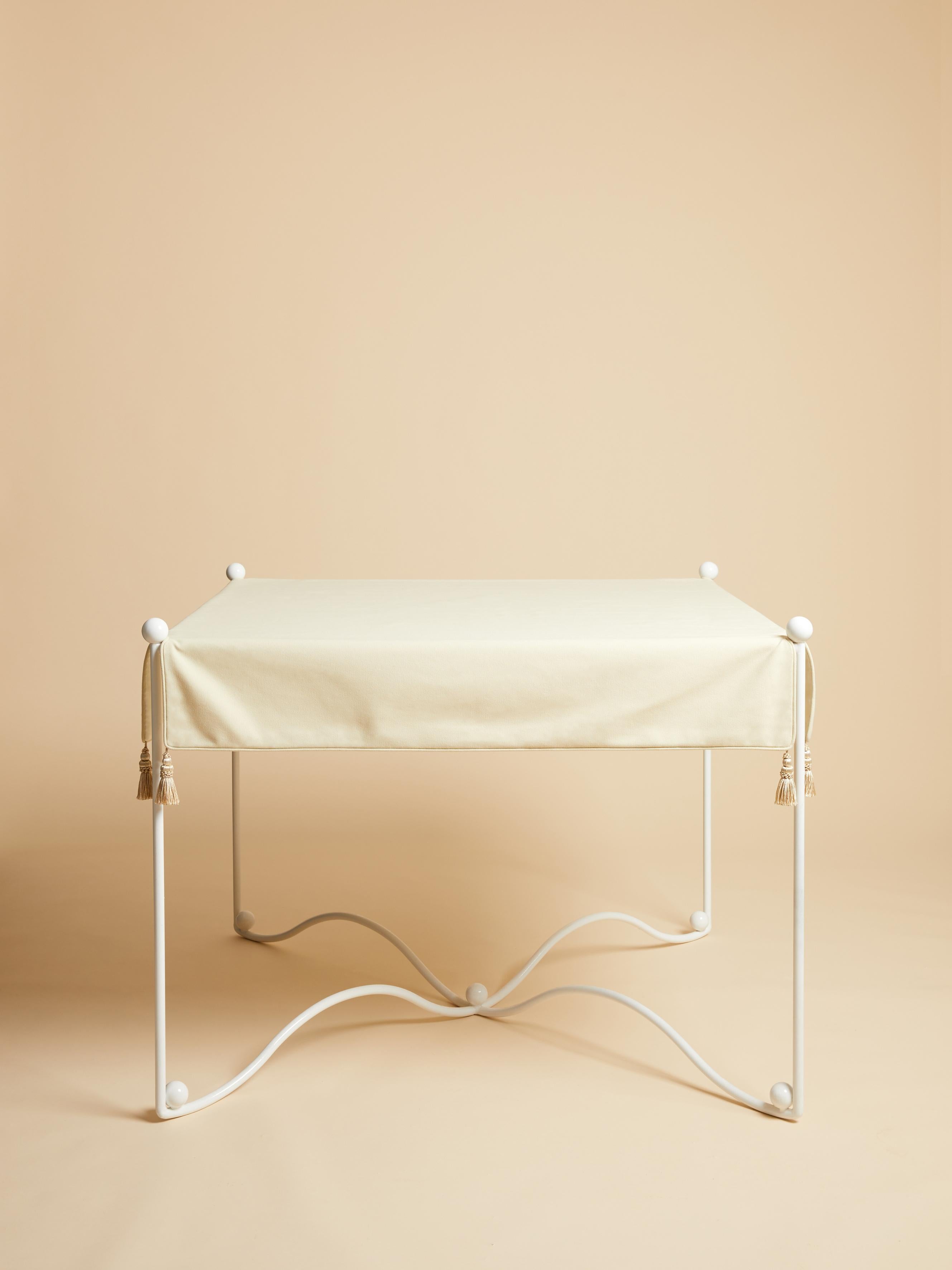 Postmoderne Table et toile de table Reine par EBUR en vente