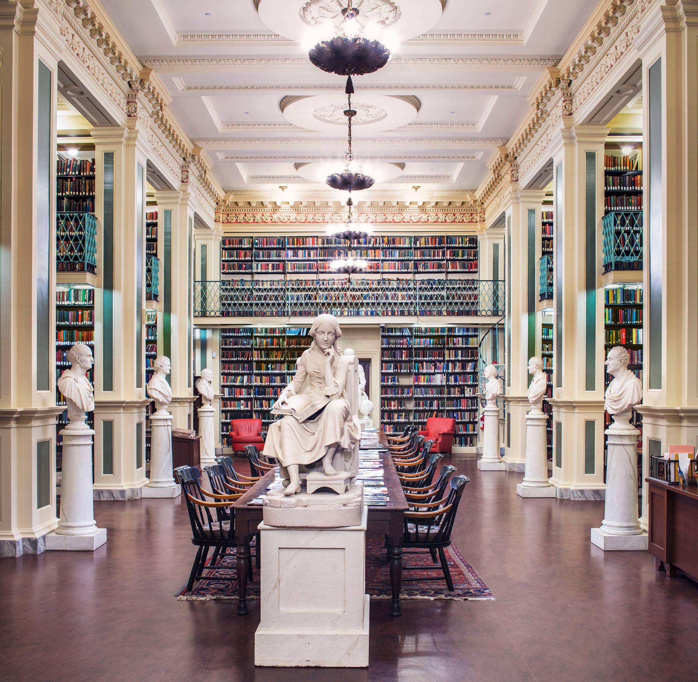 Reinhard Görner Landscape Photograph – Athenæum, Boston