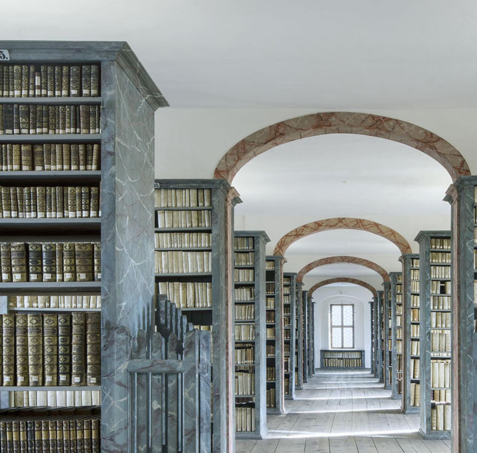 Francke Foundations II, Bibliothek, Halle, Deutschland, Architekturfotografie – Photograph von Reinhard Görner