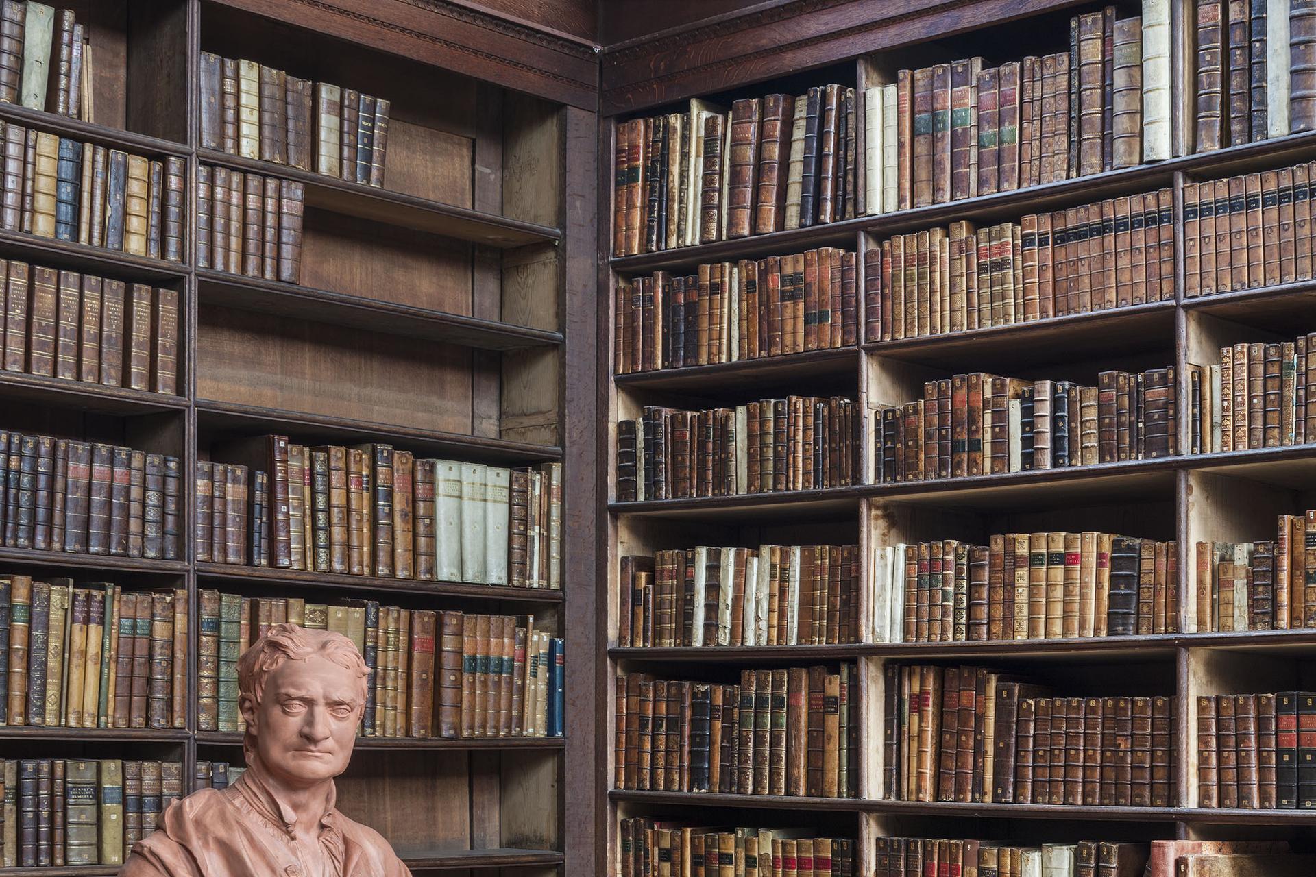 Isaac Newton, Cambridge, Bibliothek des Trinity College – Photograph von Reinhard Görner