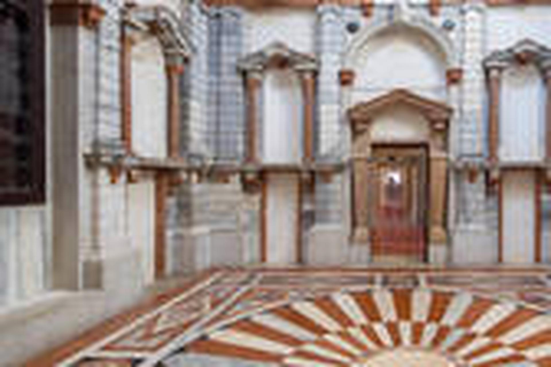 Laokoon II
Palazzo Grimani, Venedig
2014

Laokoon II ist eine meisterhafte Komposition des renommierten deutschen Fotografen Reinhard Görner, die die Grandeur der venezianischen Architektur in exquisiten Details einfängt. Dieses faszinierende Bild