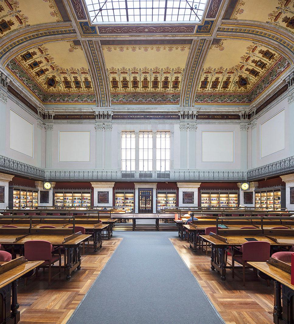 Reinhard Görner
Biblioteca Nacional, Madrid
2017

55 x 50 pouces
éd. de 10
$6,000

66 x 60 pouces
ed. de 7
$9,000

77 x 70 pouces
ed. de 5
$11,000

signé et numéroté sur le Label, verso

Le papier est découpé en fonction de l'image : le format réel