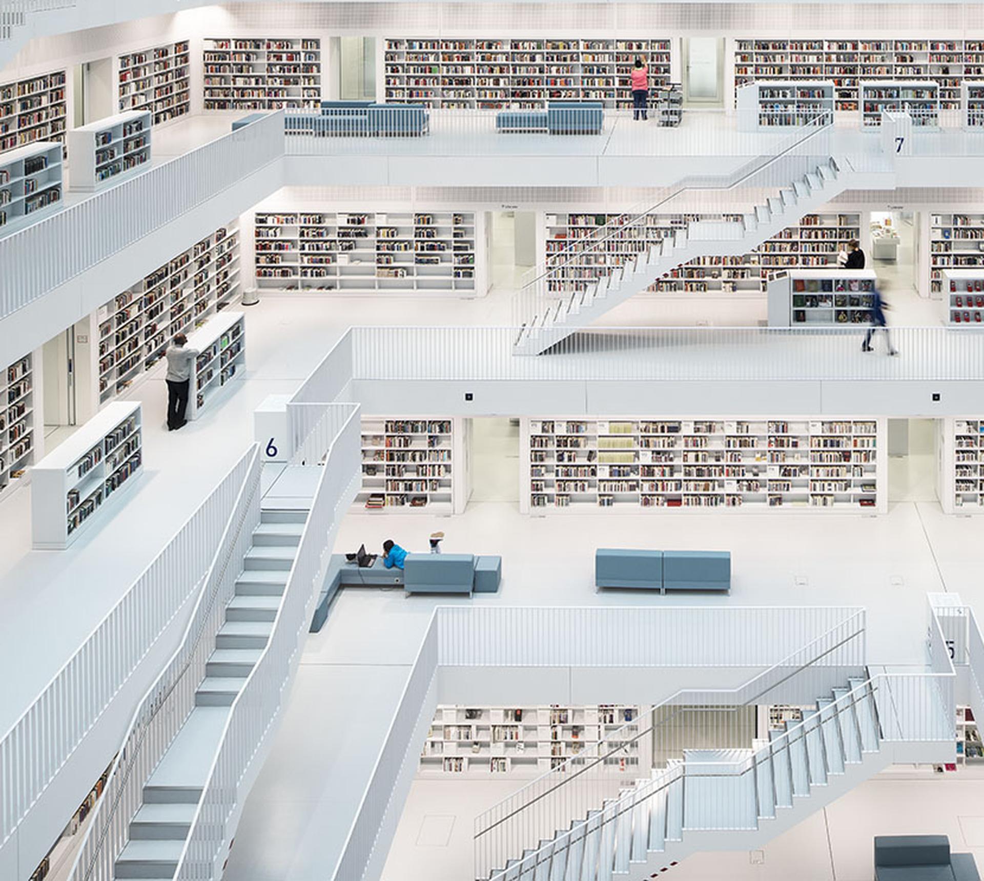 Reinhard Görner
Espacio Abierto, Biblioteca Municipal
Stuttgart, Alemania
2014

Fotografía de arquitectura interior contemporánea

Una visión del minimalismo contemporáneo y del conocimiento infinito, Open Space de Reinhard Görner capta la geometría
