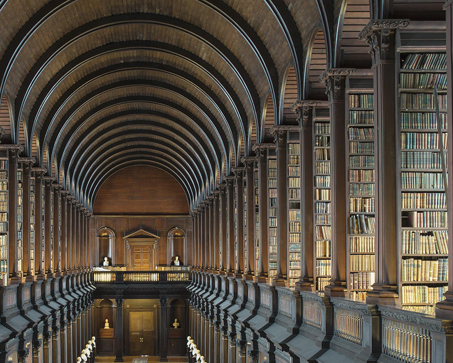 Reinhard Görner, The Long Room IV, Trinity College Library, Dublin Irlande en vente 1
