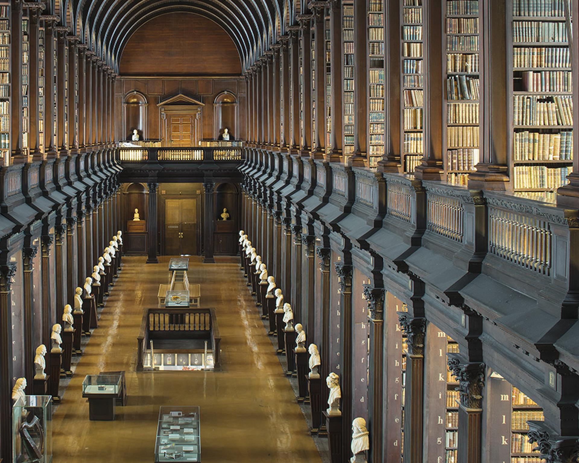 Reinhard Görner, The Long Room IV, Trinity College Library, Dublin Irlande en vente 2