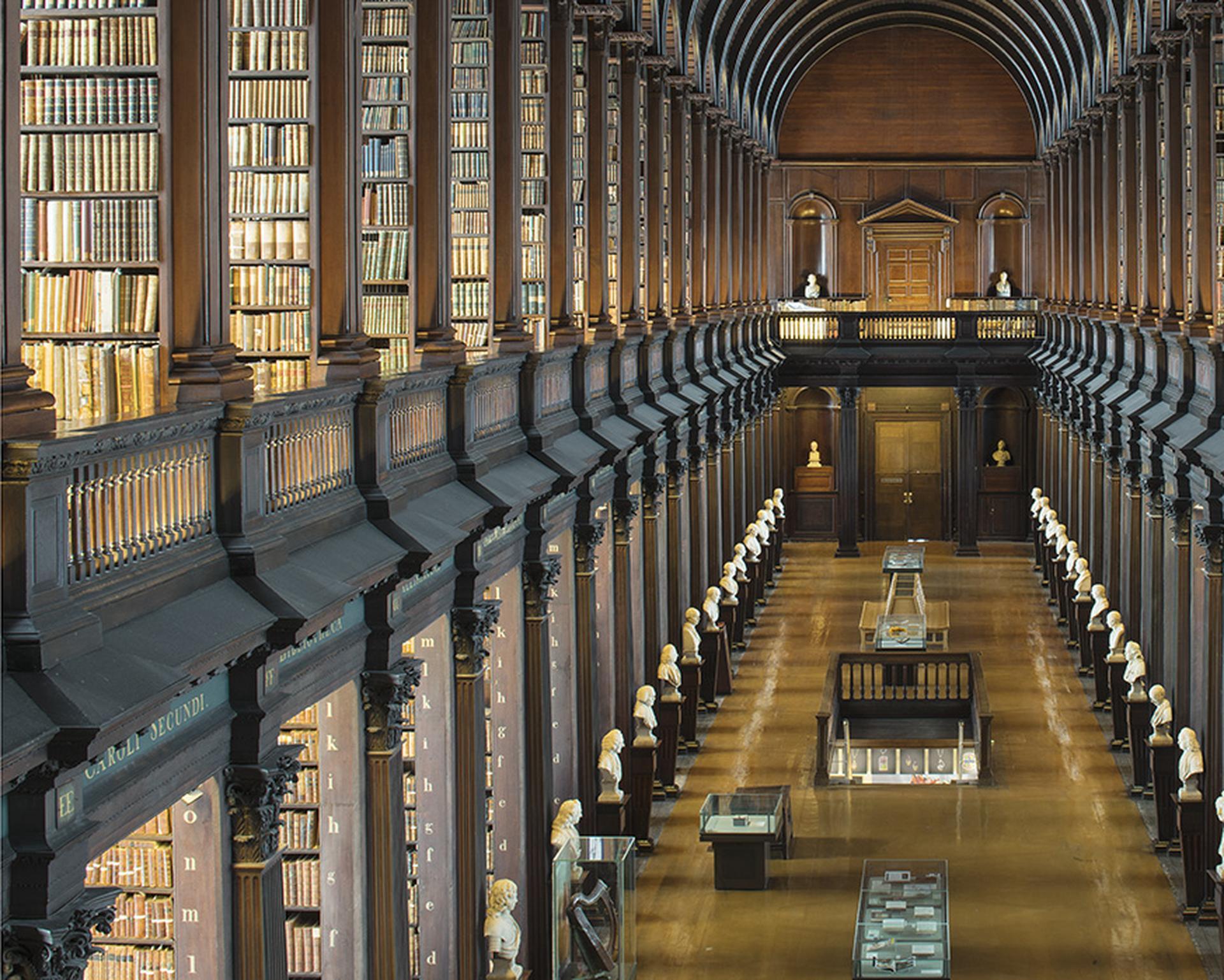 Reinhard Görner, The Long Room IV, Trinity College Library, Dublin Irlande en vente 3