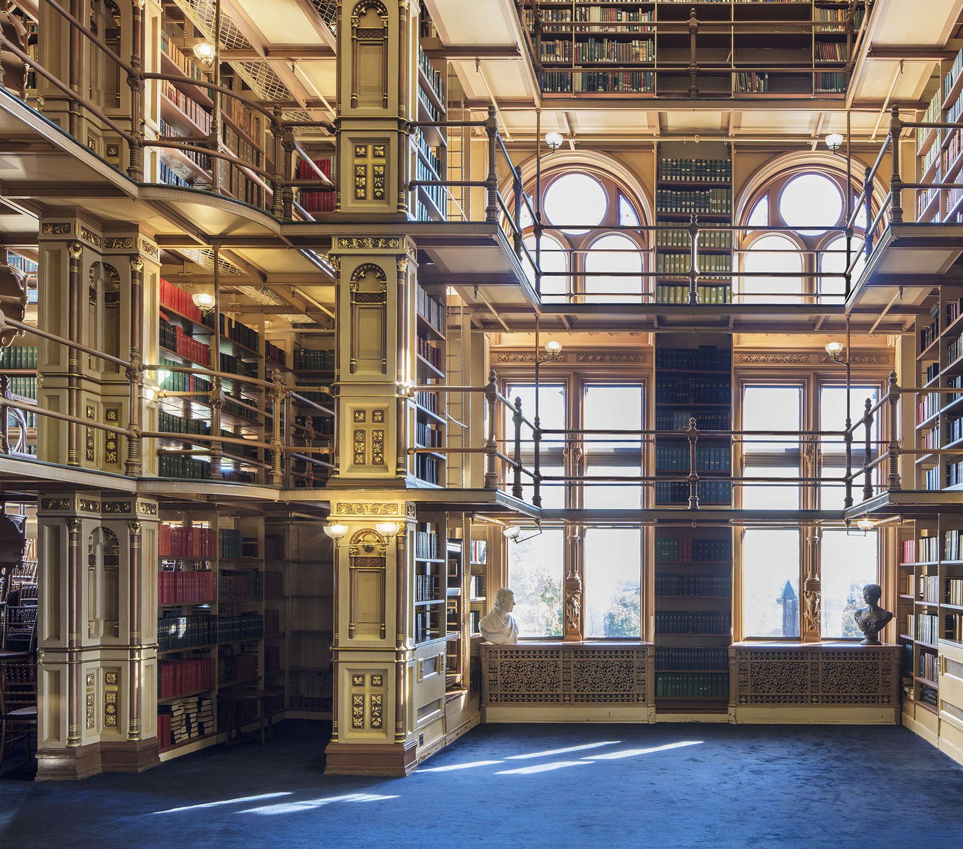 Biblioteca Riggs II, Washington DC, fotografia di architettura d'interni - Photograph di Reinhard Görner