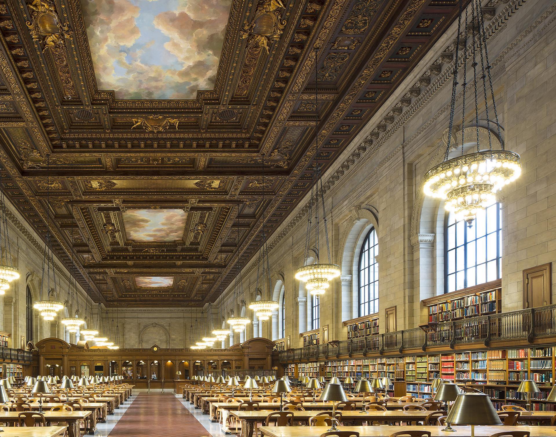 Sala di lettura principale Rose (Biblioteca pubblica di New York) - Landscape Photograph Marrone di Reinhard Görner