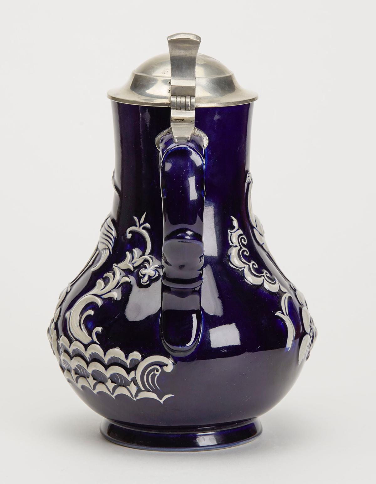 Brocca con coperchio in ceramica d'arte tedesca Art Deco di Reinhold Merkelbach in vendita 1