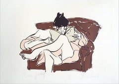 Lithographie pour femme assise en robe rose et fauteuil marron, signée 