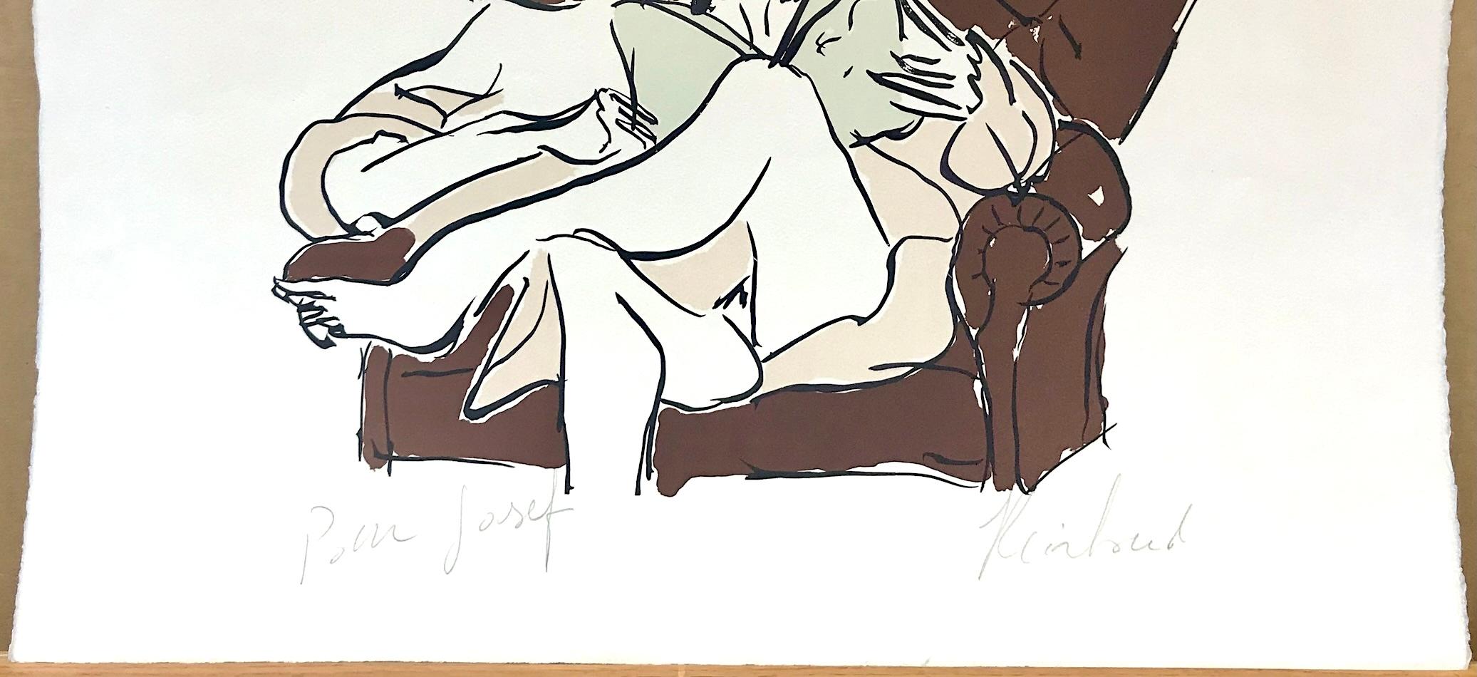 WOMAN READING Signierte Lithographie, sitzende Frau in rosa, Robenbraun, Sessel im Angebot 2