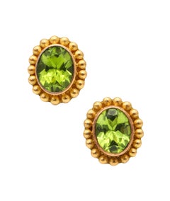 REINSTEIN ROSS Boucles d'oreilles Clips-On en or jaune brossé 20Kt avec péridots Vivid