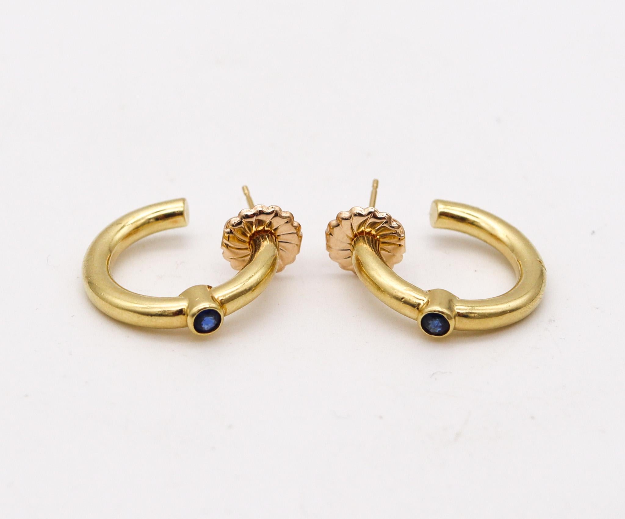 Hoops earrings designed by Reinstein-Ross.

Beautiful pair of hoops earrings, created in New York city by the exclusive jewelry designers of Reinstein-Ross. This pair has been crafted in solid yellow gold of 18 karats (.750/.999 Au) with a delicate