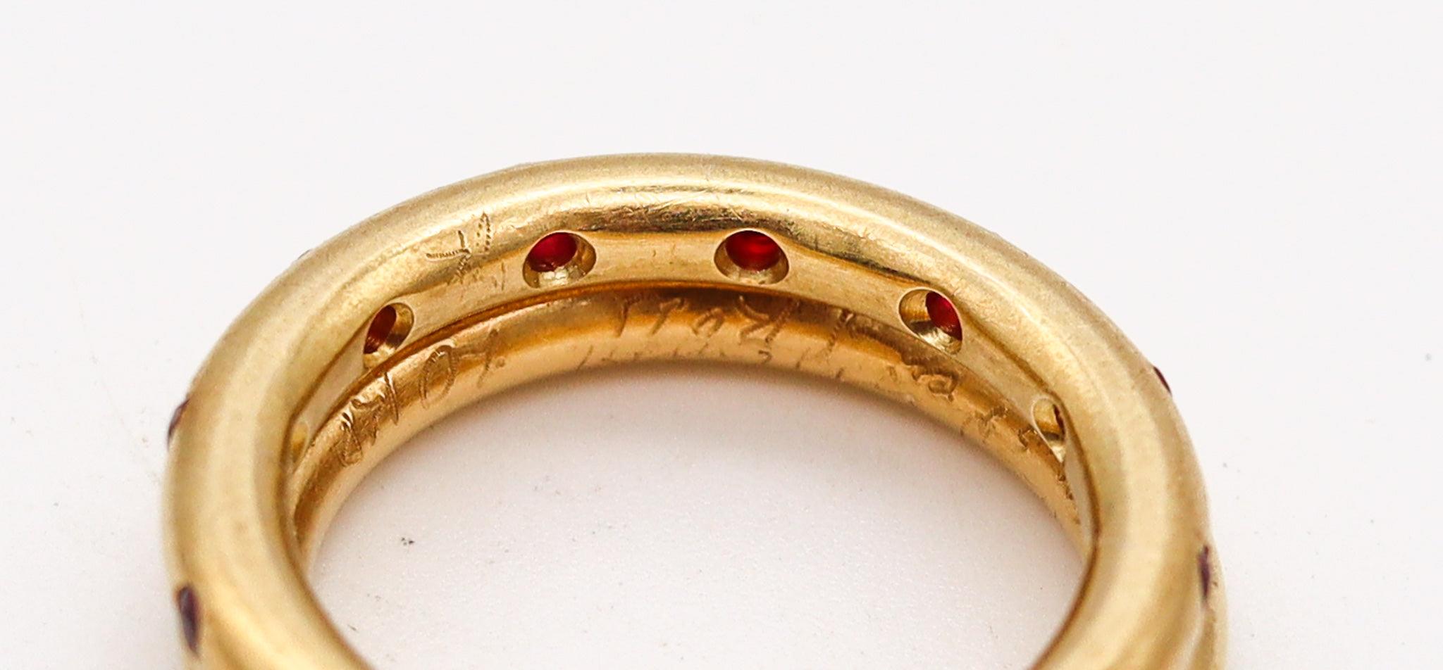 REINSTEIN ROSS Stackable Duo Rings In 20Kt Yellow Gold With Rubies & Diamond In Excellent Condition For Sale In Miami, FL