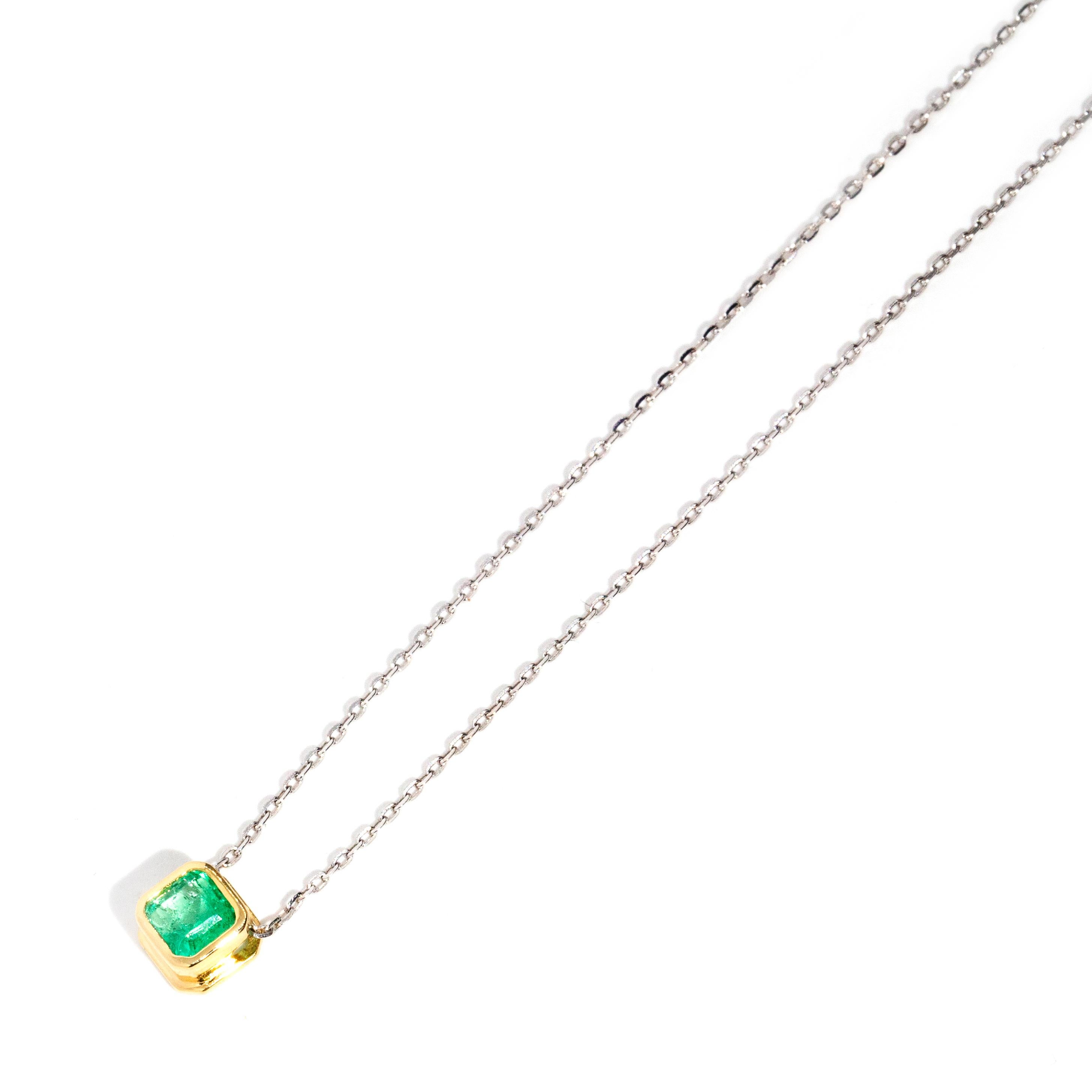 Reinvented 18 Carat Yellow Gold Square Emerald Pendant & White Gold Fine Chain For Sale 3