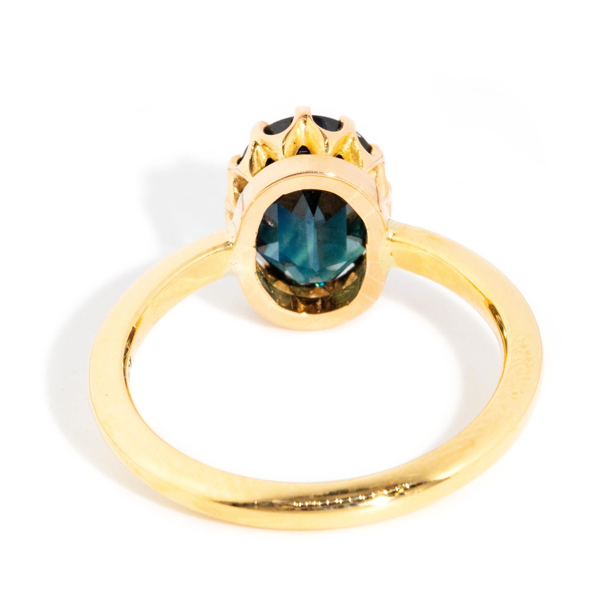 Reinvented Vintage 1930s 3.12 Carat Oval Teal Sapphire Ring 18 Carat Yellow Gold For Sale 1
