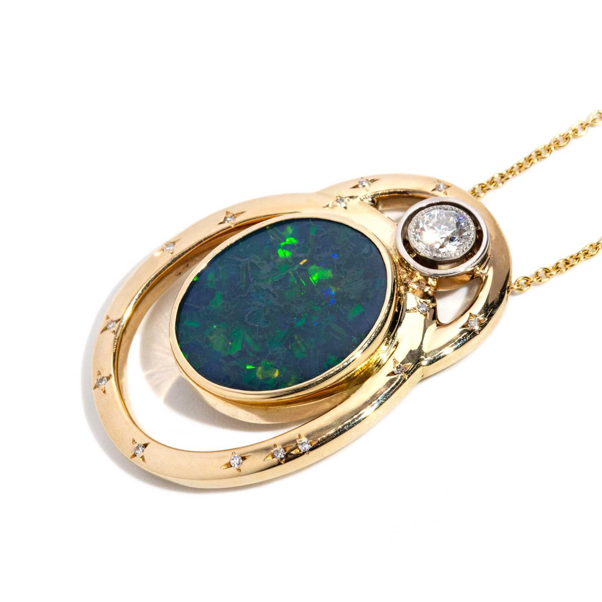 Pendentif et chaîne en or jaune 9 carats avec diamant et opale noire des années 1980 réinventés Bon état - En vente à Hamilton, AU