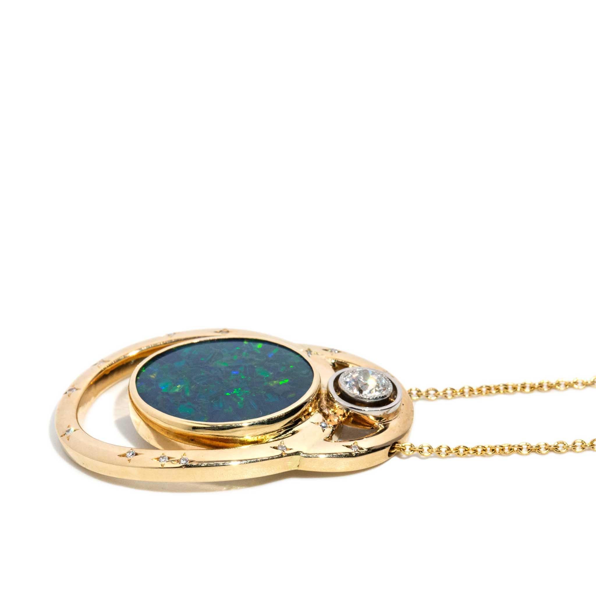 Pendentif et chaîne en or jaune 9 carats avec diamant et opale noire des années 1980 réinventés en vente 1
