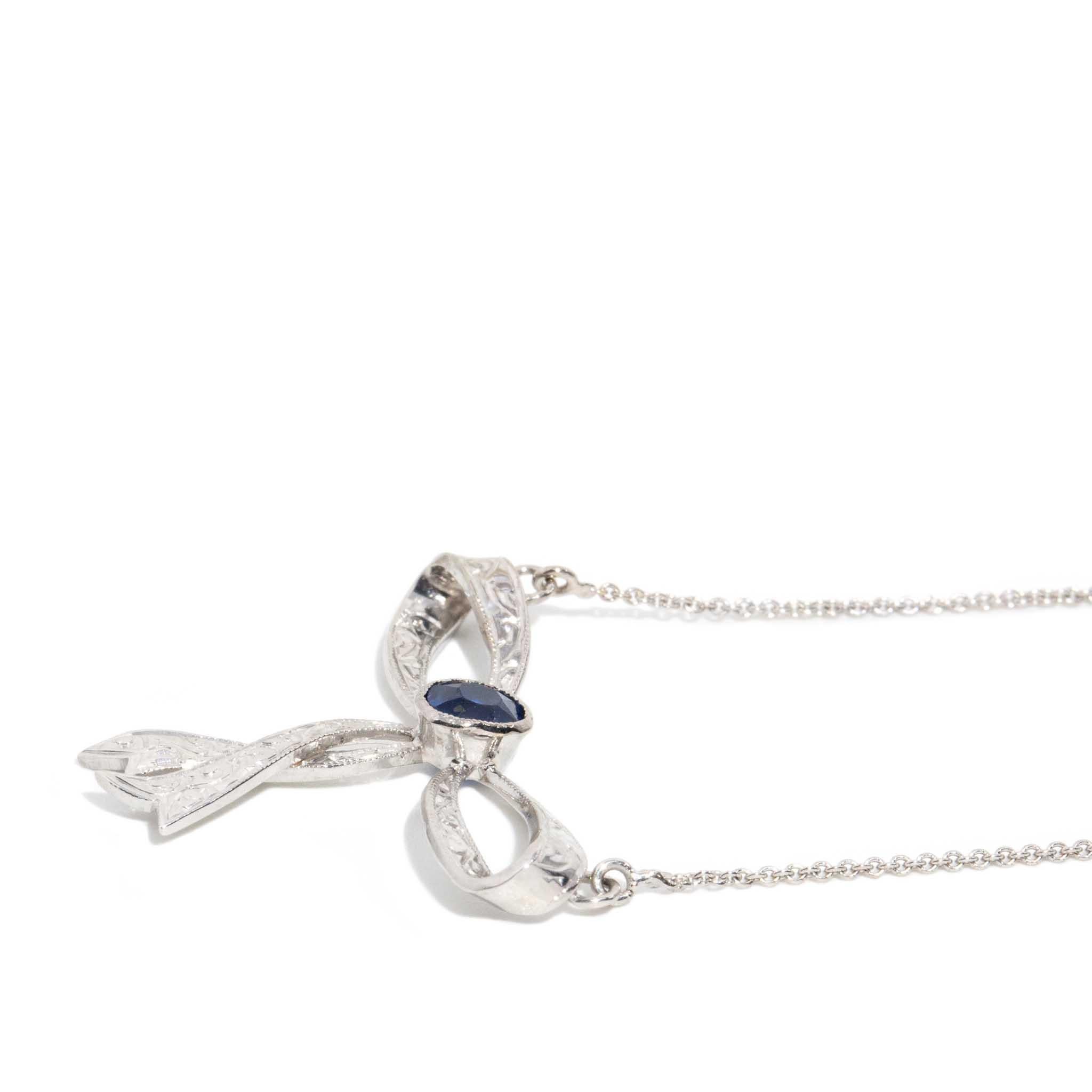 Reinvented Vintage Deep Blue Ceylon Sapphire Necklet 18 Carat White Gold In condizioni buone in vendita a Hamilton, AU