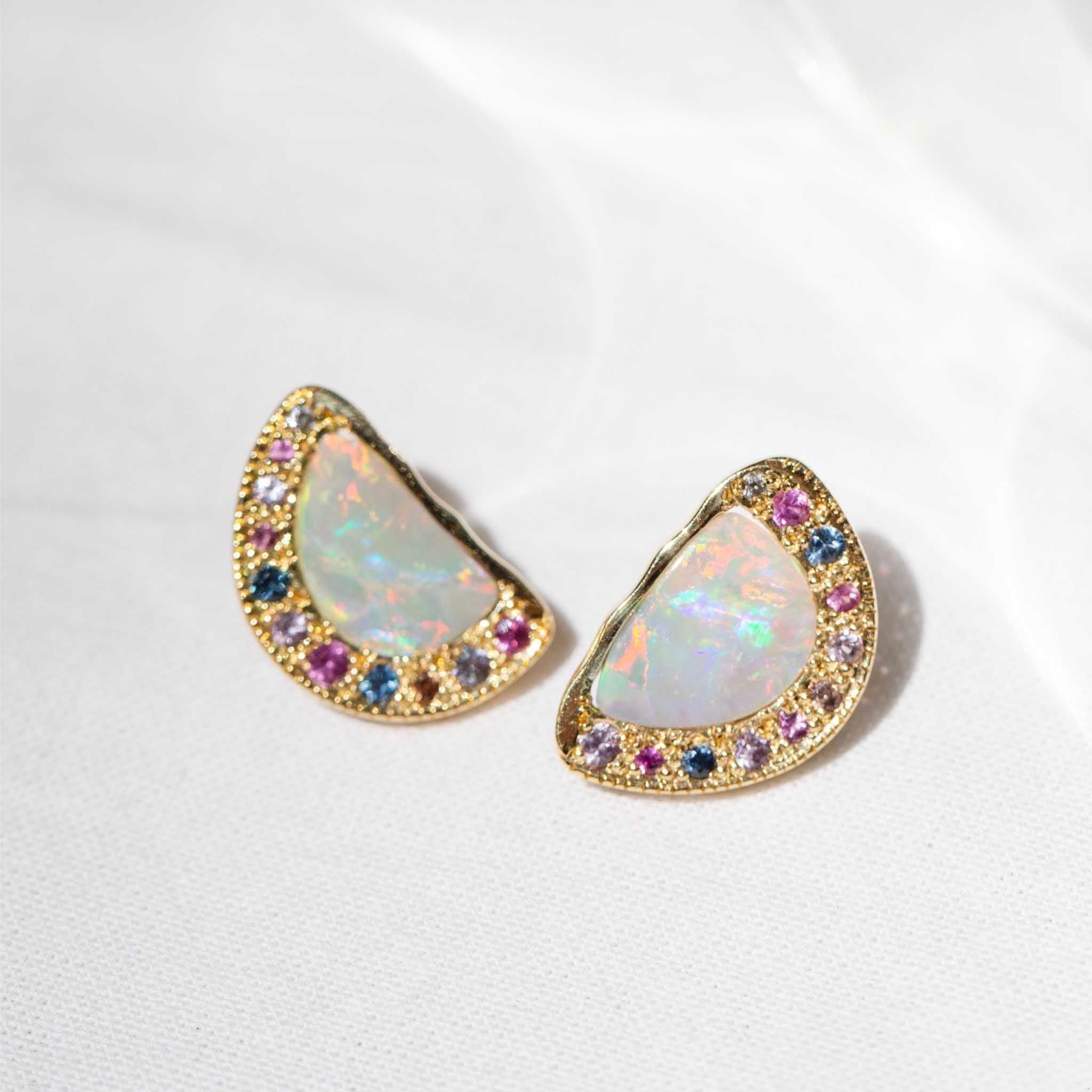 Boucles d'oreilles réinventées vintage en or 18 carats, opale, perle, diamant et saphir en vente 10