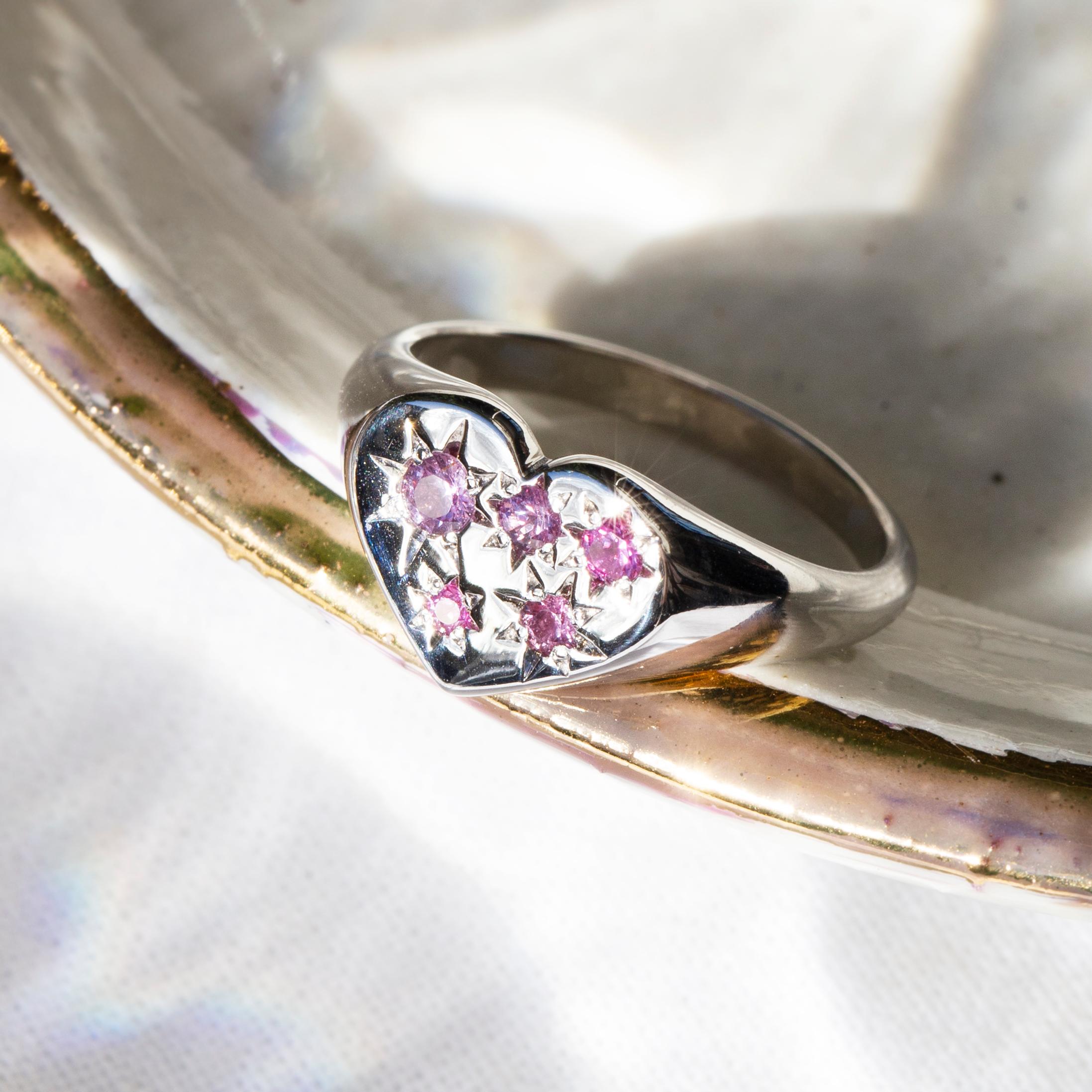 Reinvented Vintage Pink & Purple Sapphire Heart Signet Ring 9 Carat White Gold For Sale 3