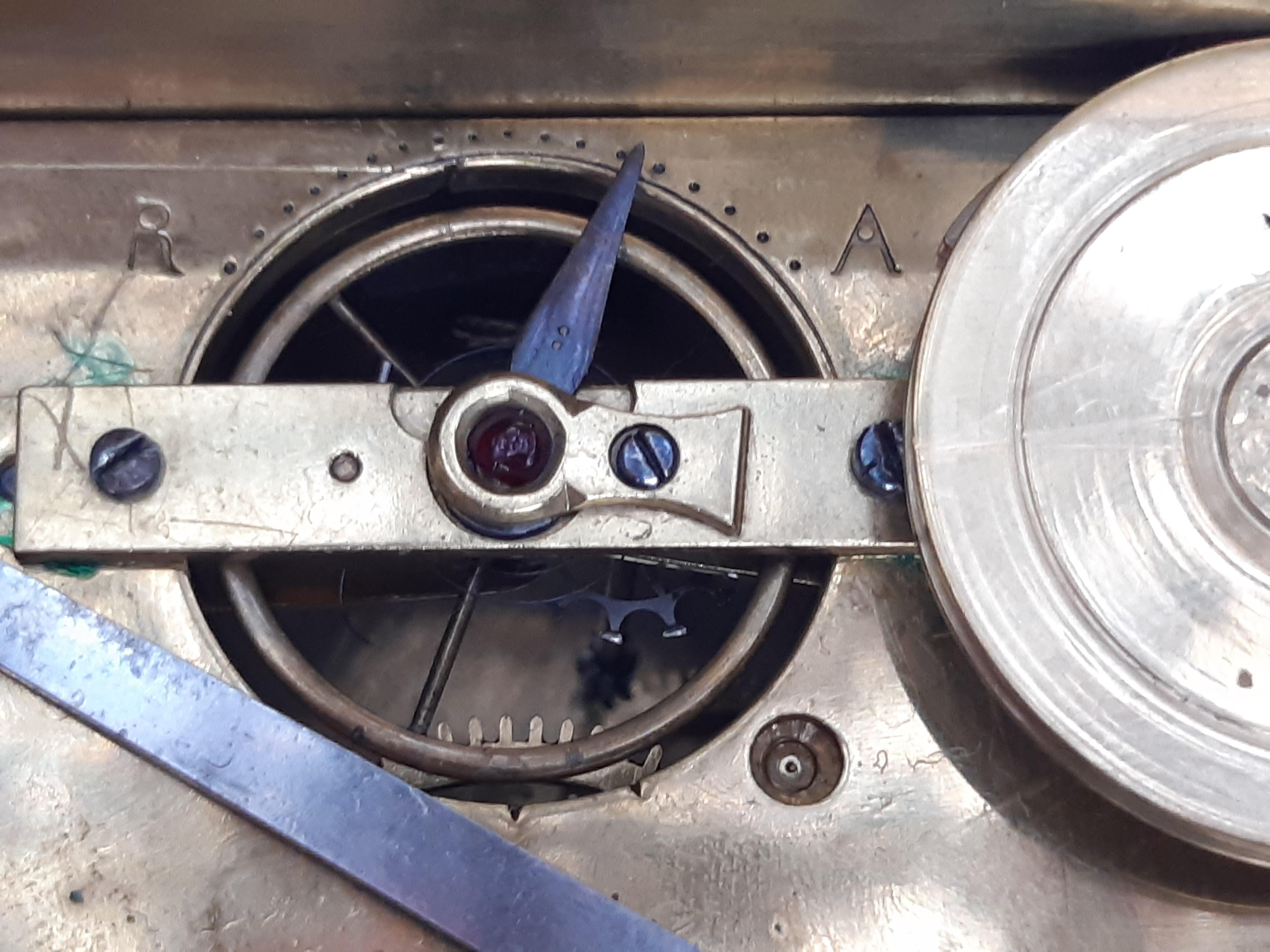 Reiseuhr Capucine Frankreich um 1800, Messinggehäuse, Schlagwerk und Weckerfunk For Sale 5