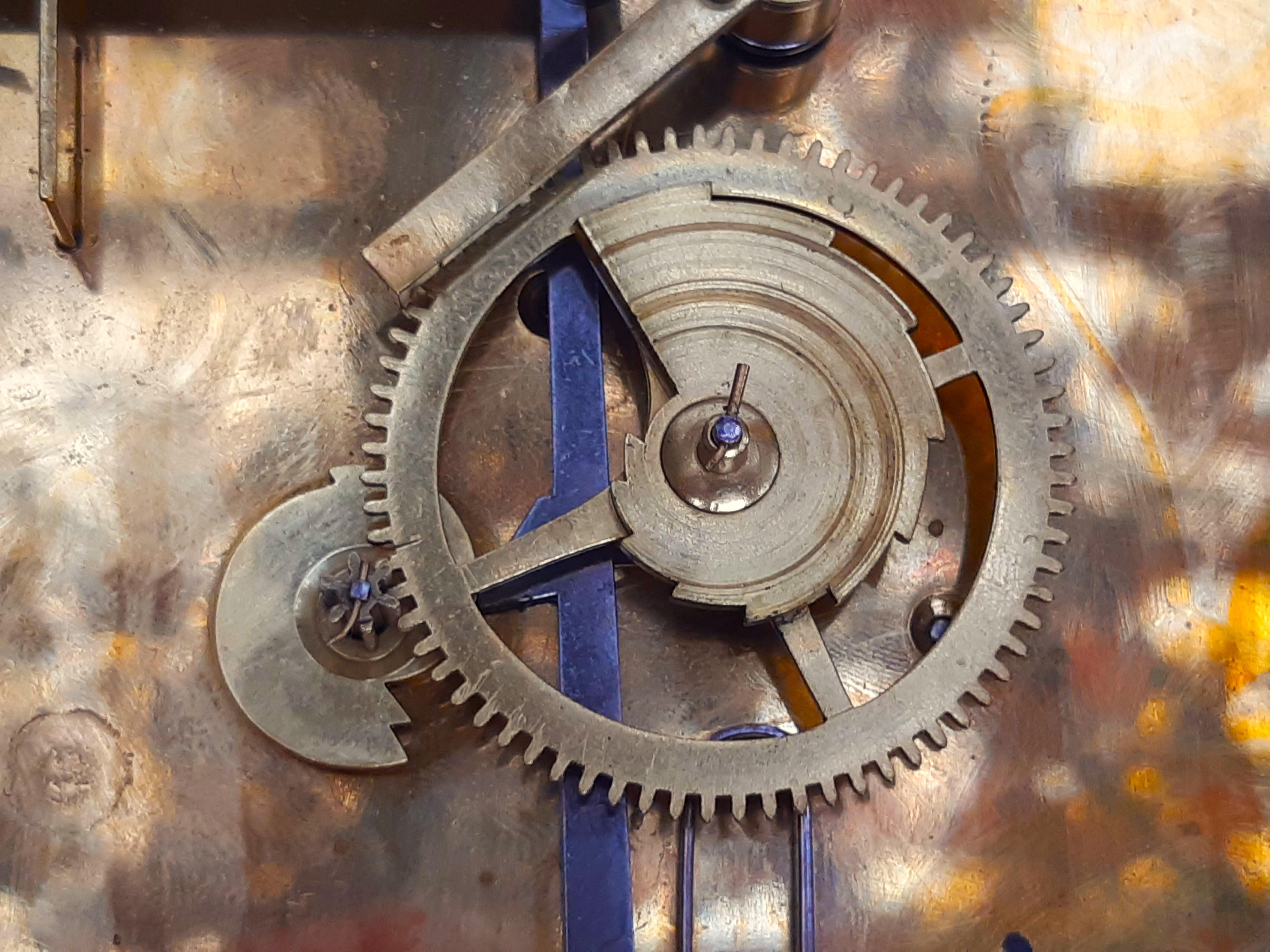 Reiseuhr Capucine Frankreich um 1800, Messinggehäuse, Schlagwerk und Weckerfunk For Sale 6