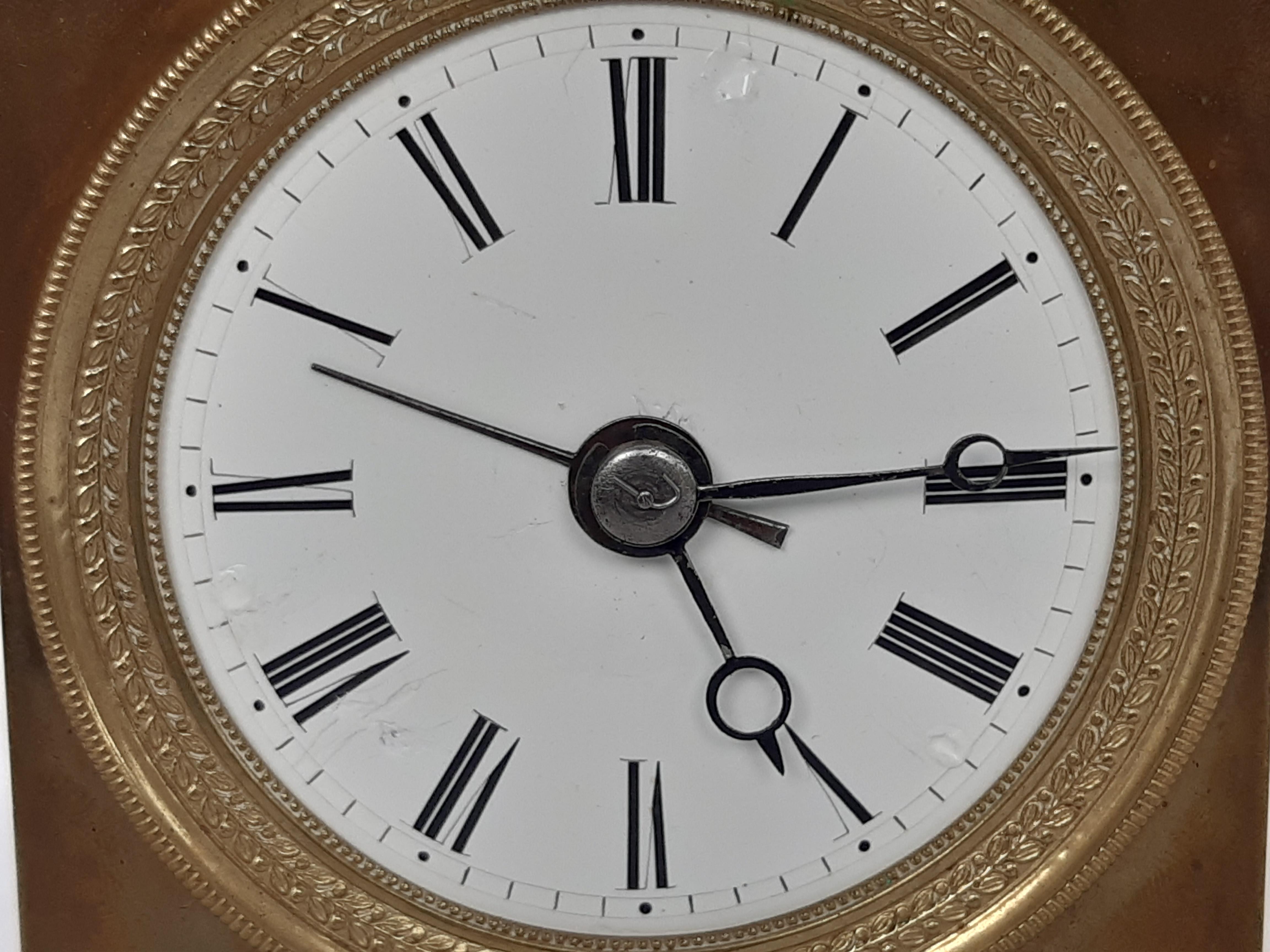 Reiseuhr Capucine Frankreich um 1800, Messinggehäuse, Schlagwerk und Weckerfunk For Sale 9