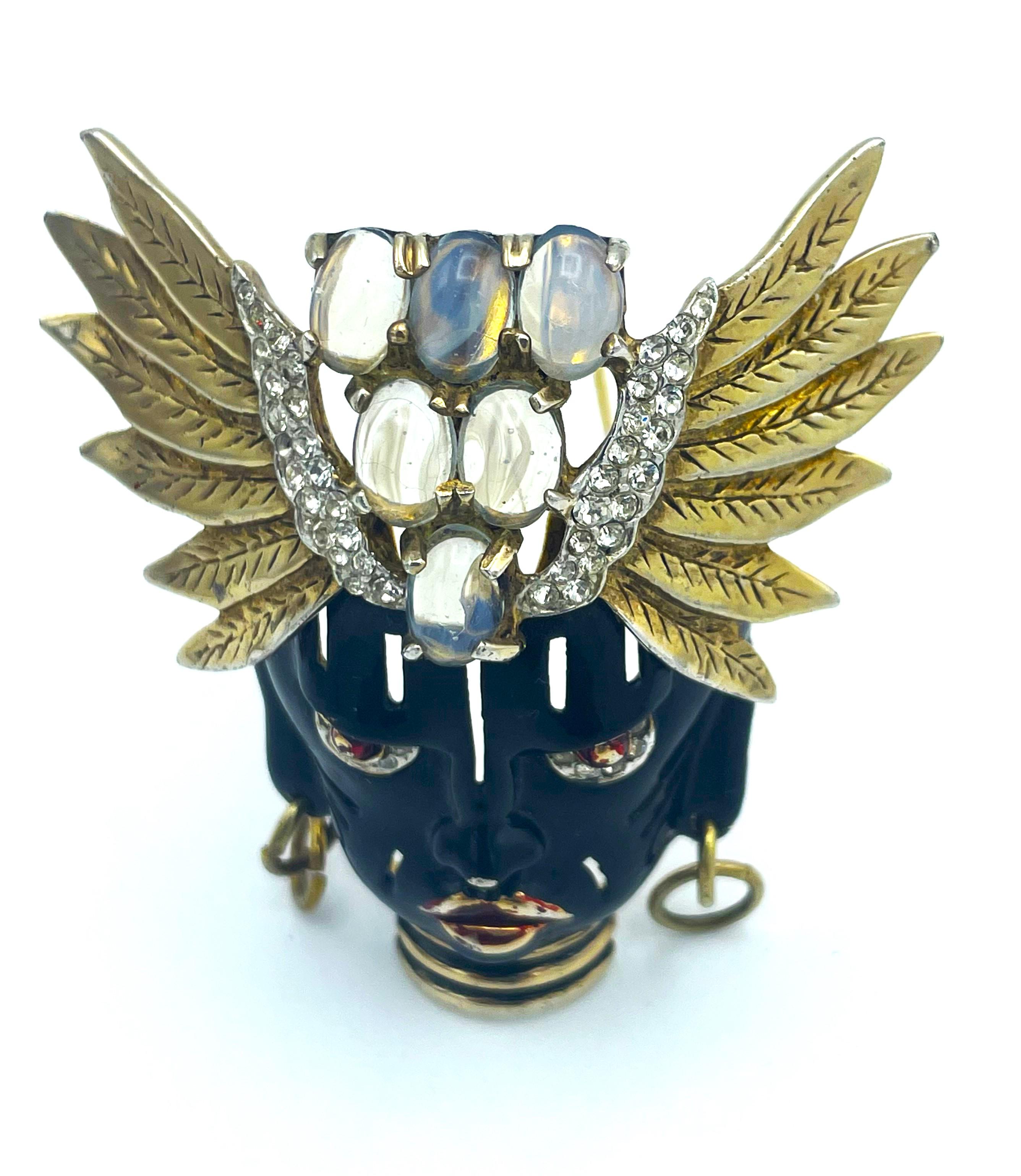 Women's  Reja 'Ubangi' pin brooch in the shap of a women face, gold plated sterling  For Sale