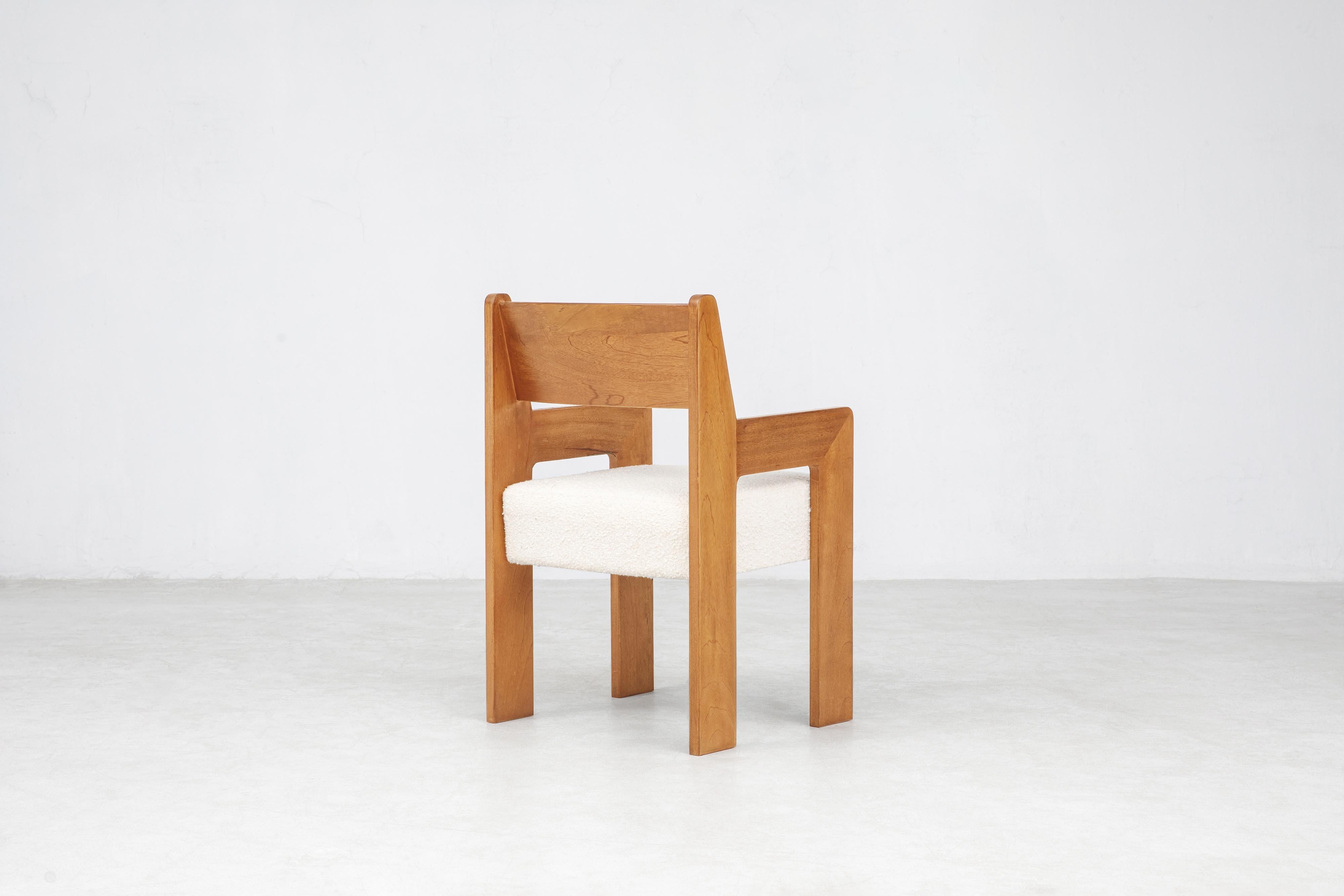 Reka Armchair, Minimalist Velvet and Wood Dining Chair in Clay/Cream Bouclé In New Condition For Sale In San Jose, CA