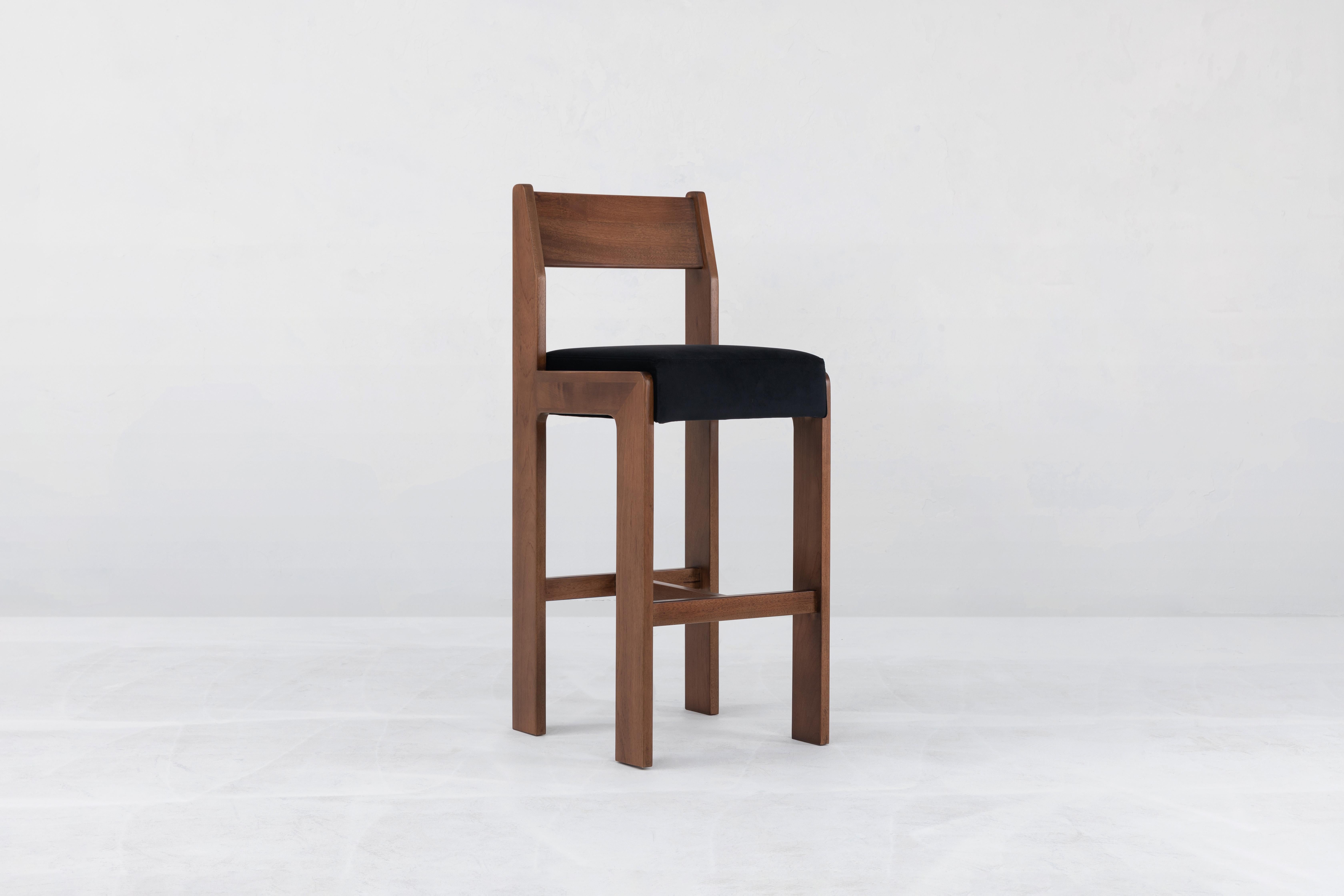 Reka Counter or Bar Stool Neuf - En vente à San Jose, CA