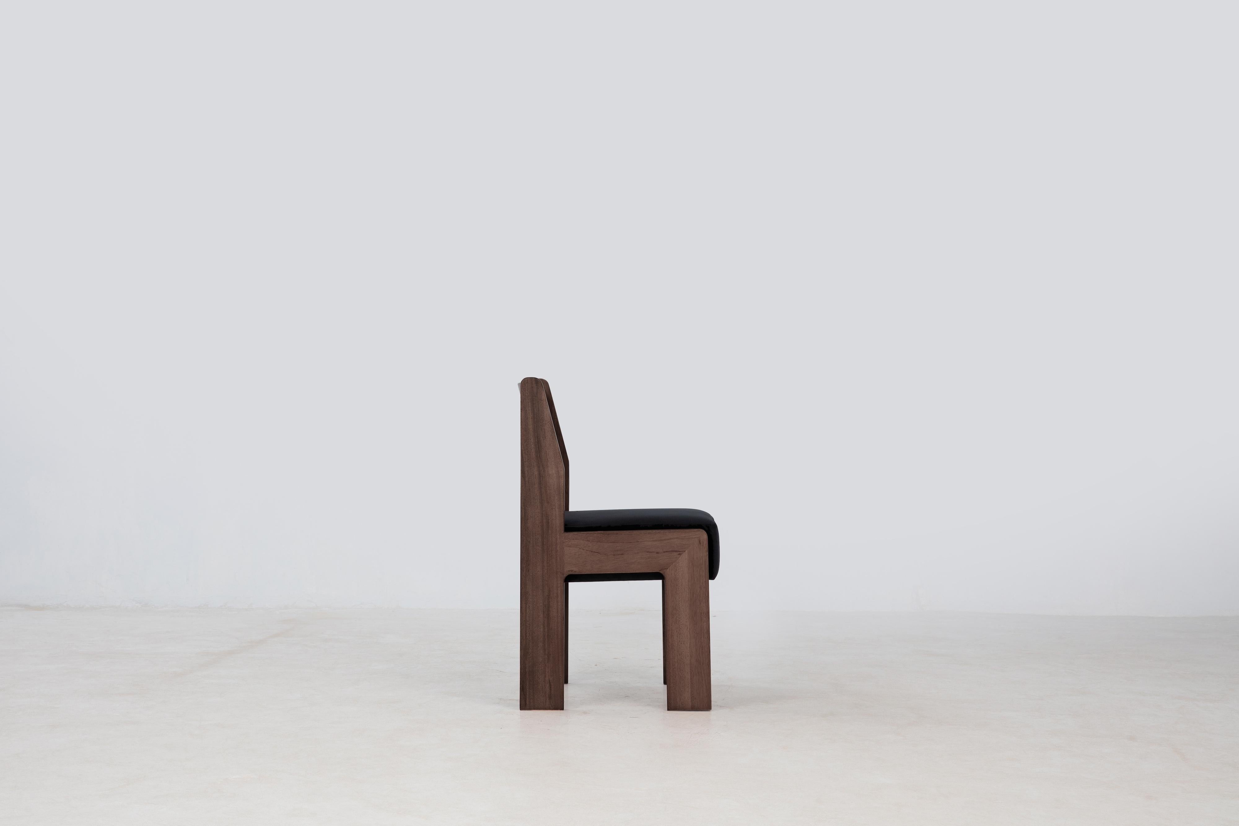 Asian Reka Side Chair, Minimalist Velvet and Wood Dining Chair in Cocoa/Black For Sale
