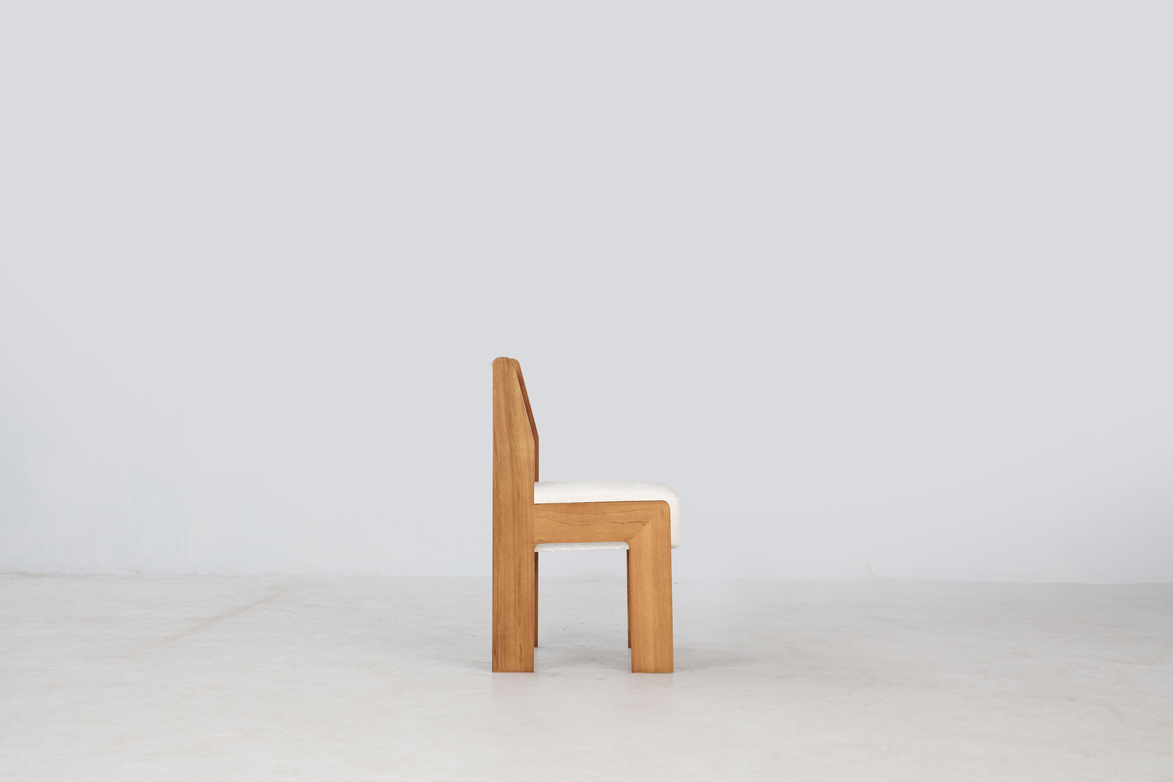 Sedia laterale Reka, sedia da pranzo minimalista in velluto e Wood in bouclé cacao/crema in vendita 5