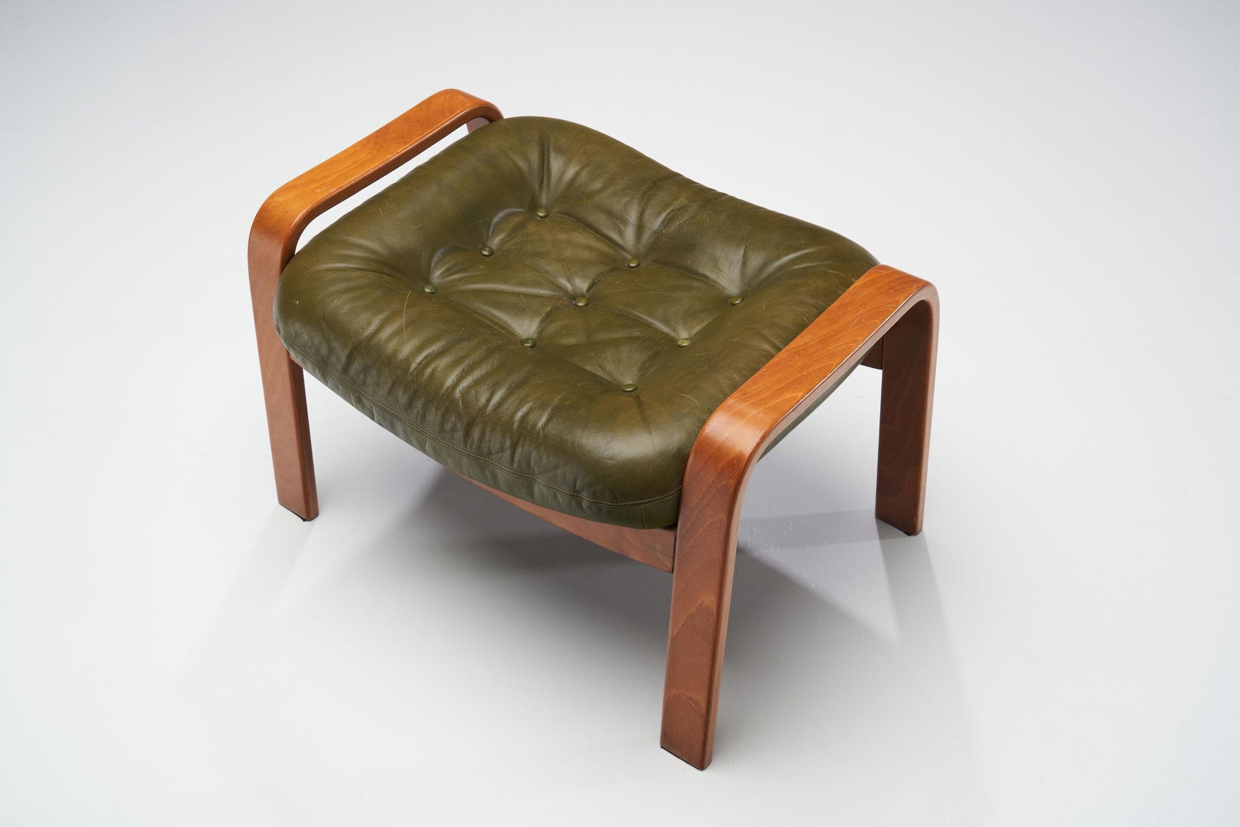 “Relax II” Chair and a Foot Stool by Göte Möbler Nassjö AB, Sweden, 1970 4