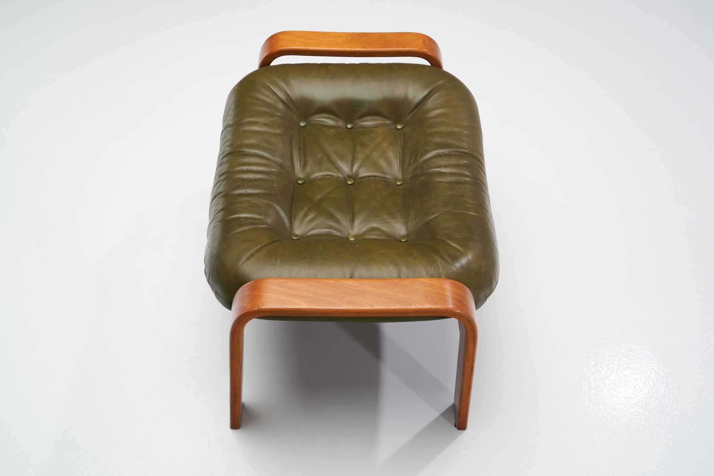 “Relax II” Chair and a Foot Stool by Göte Möbler Nassjö AB, Sweden, 1970 5
