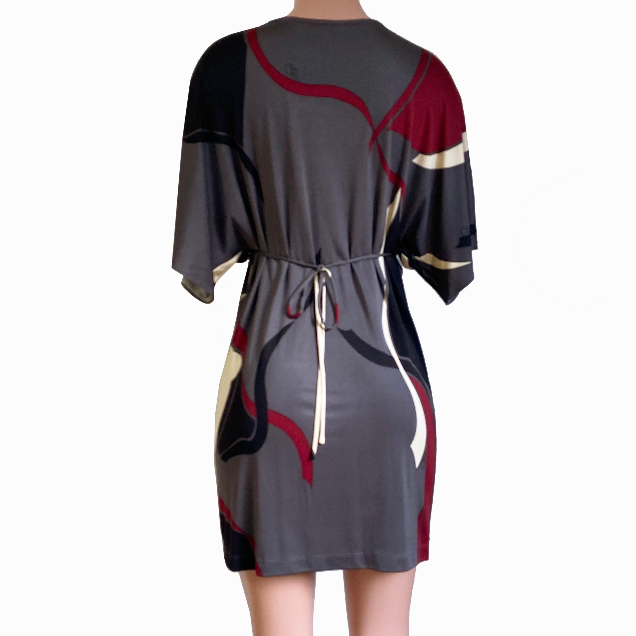 Deep V-neck easy Boho cool silk jersey Mini kimono caftan FLORA KUNG In New Condition For Sale In Boston, MA