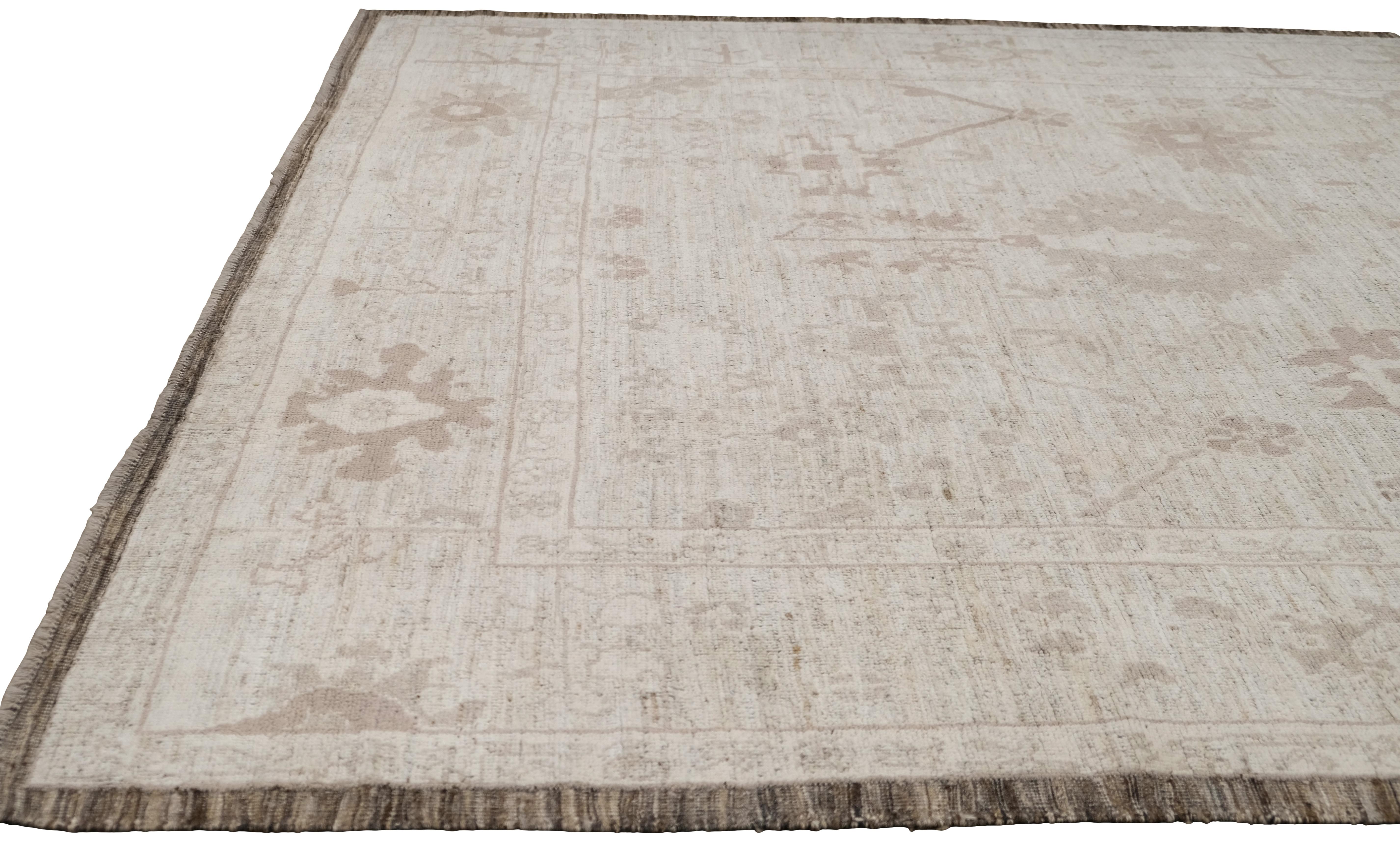 Einzigartiger Oushak-Wollteppich mit entspanntem Muster 9'3''x12'6'' im Zustand „Neu“ im Angebot in Torrance, CA