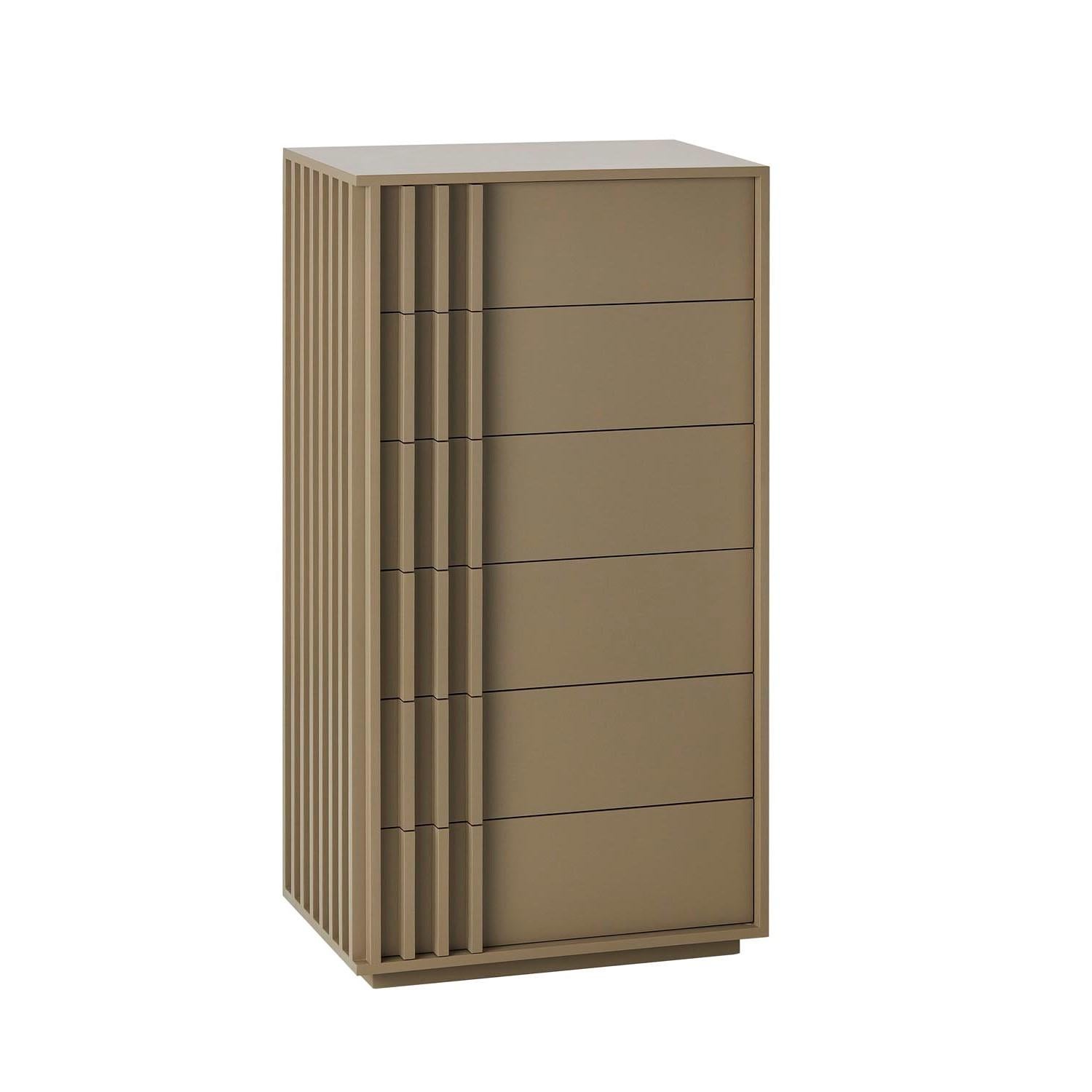 With a modern style, RELEVO is a tallboy made with a slatted structure while the interior is entirely covered in suede.‎ Relevo is available in any colour or in veneered wood.‎

Matte lacquered structure in CM8 color with lined drawers.
 