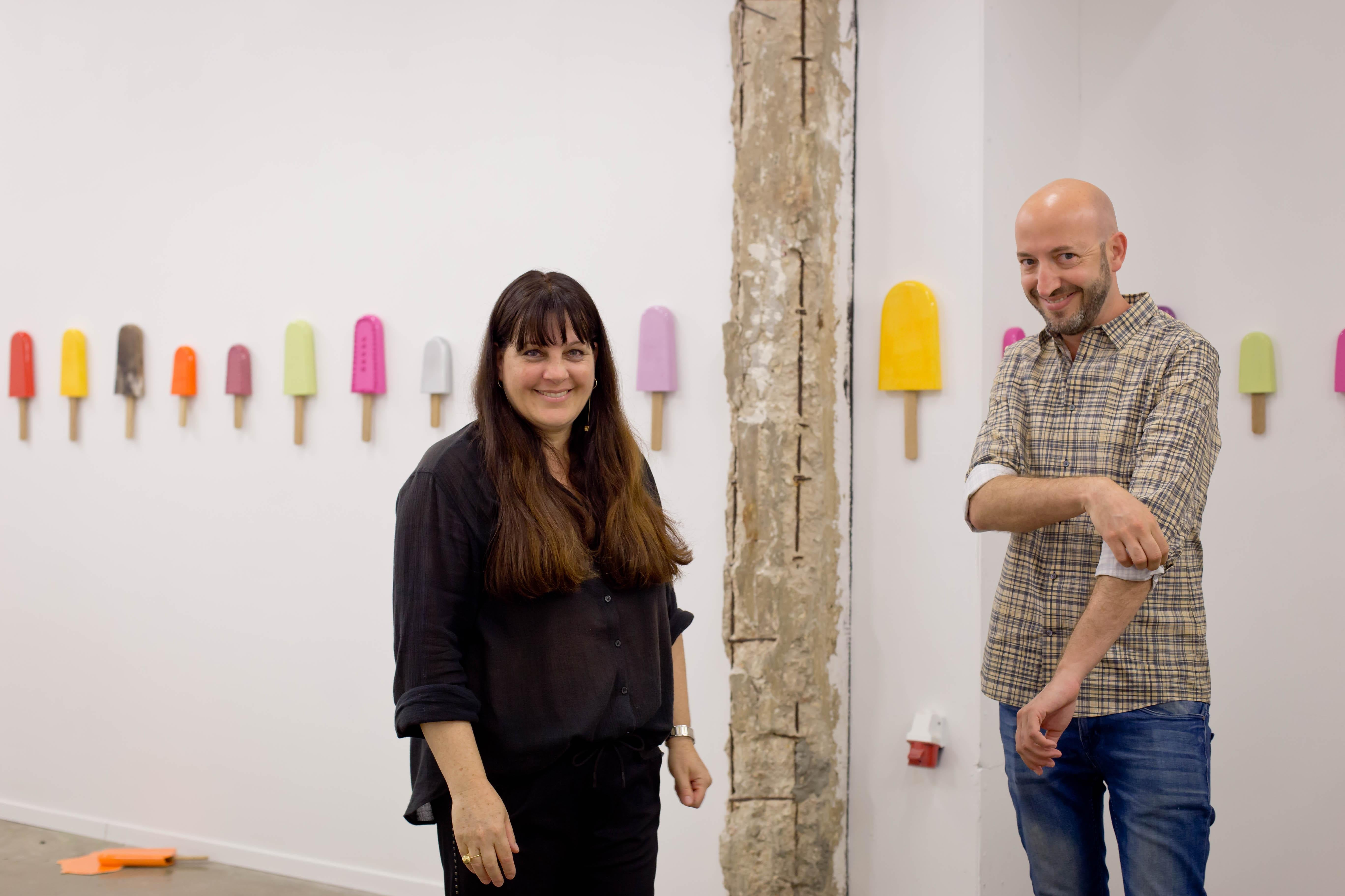 Scultura di ghiaccioli in ceramica lucida in una vasta gamma di colori in vendita 5