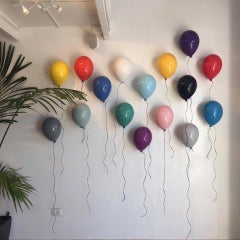 Set of 3 glossy ceramic balloons. 