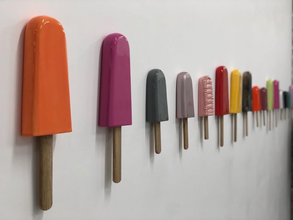 Scultura di ghiaccioli in argilla lucida da installare a parete. Ampia scelta di colori in vendita 2