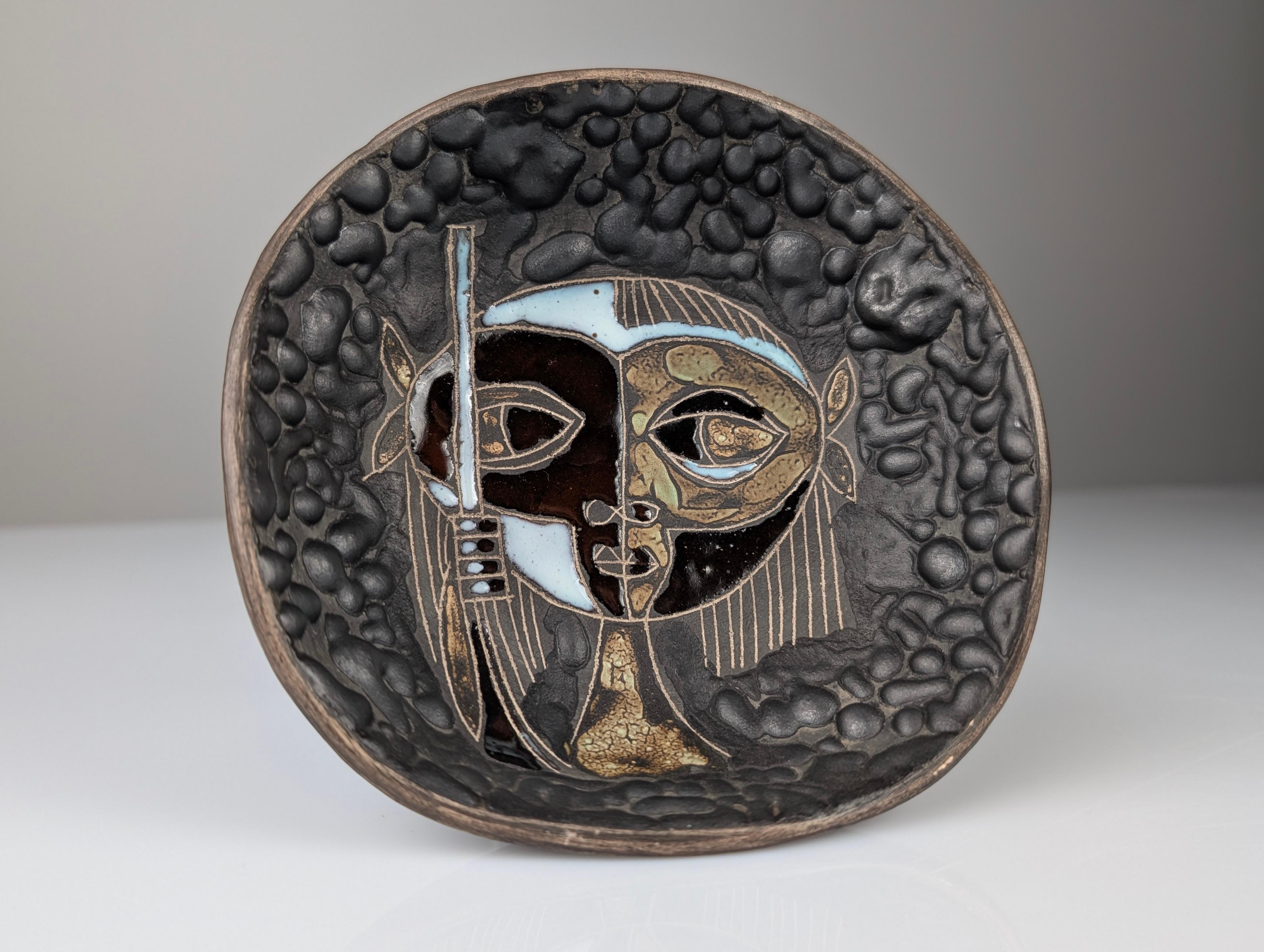 Relief Ceramic Bowl by Marcello Fantoni, 1950s In Good Condition For Sale In Benalmadena, ES