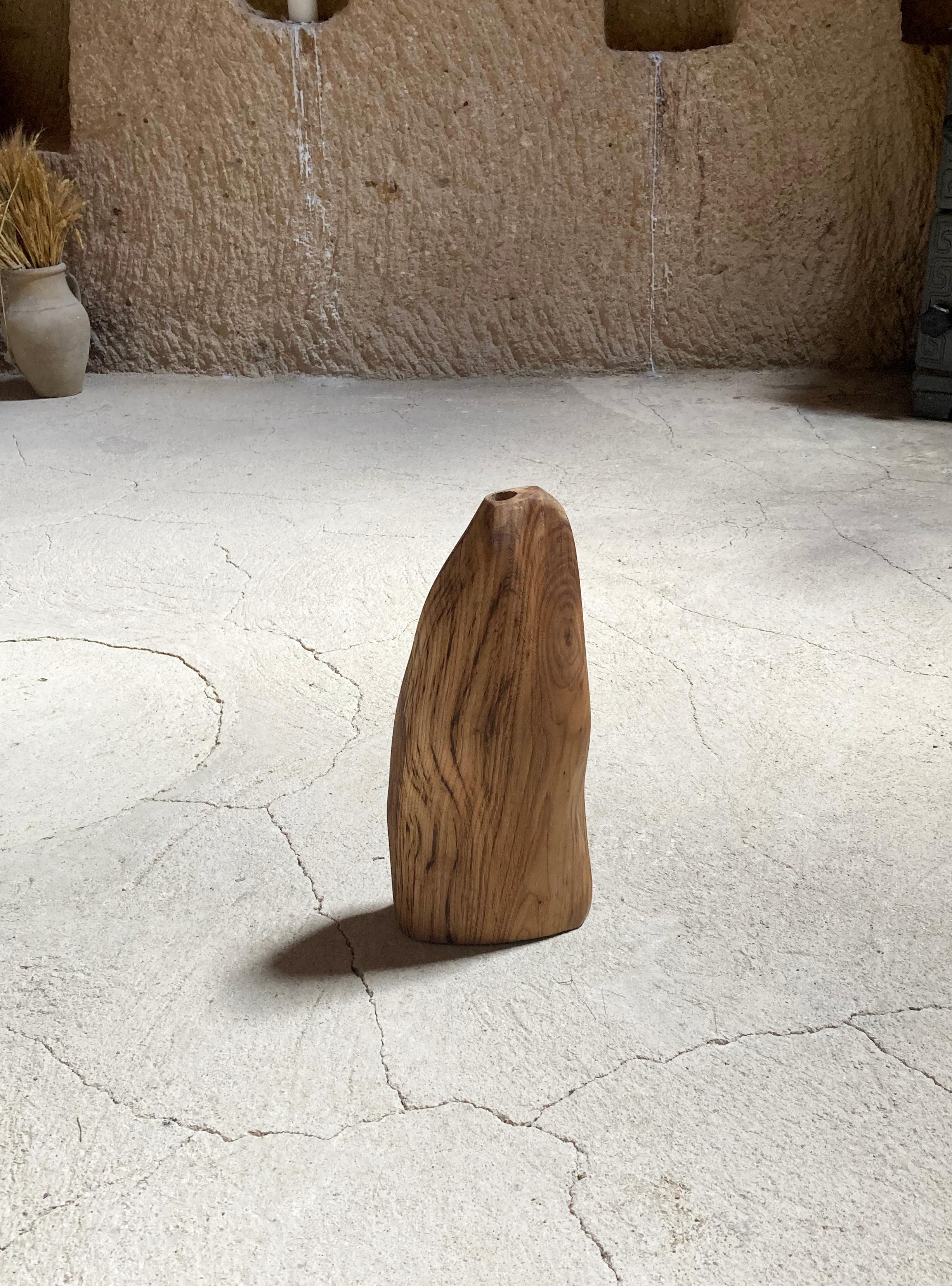 Jarrón castaño en relieve 03 by Alice Lahana Studio Moderno en venta