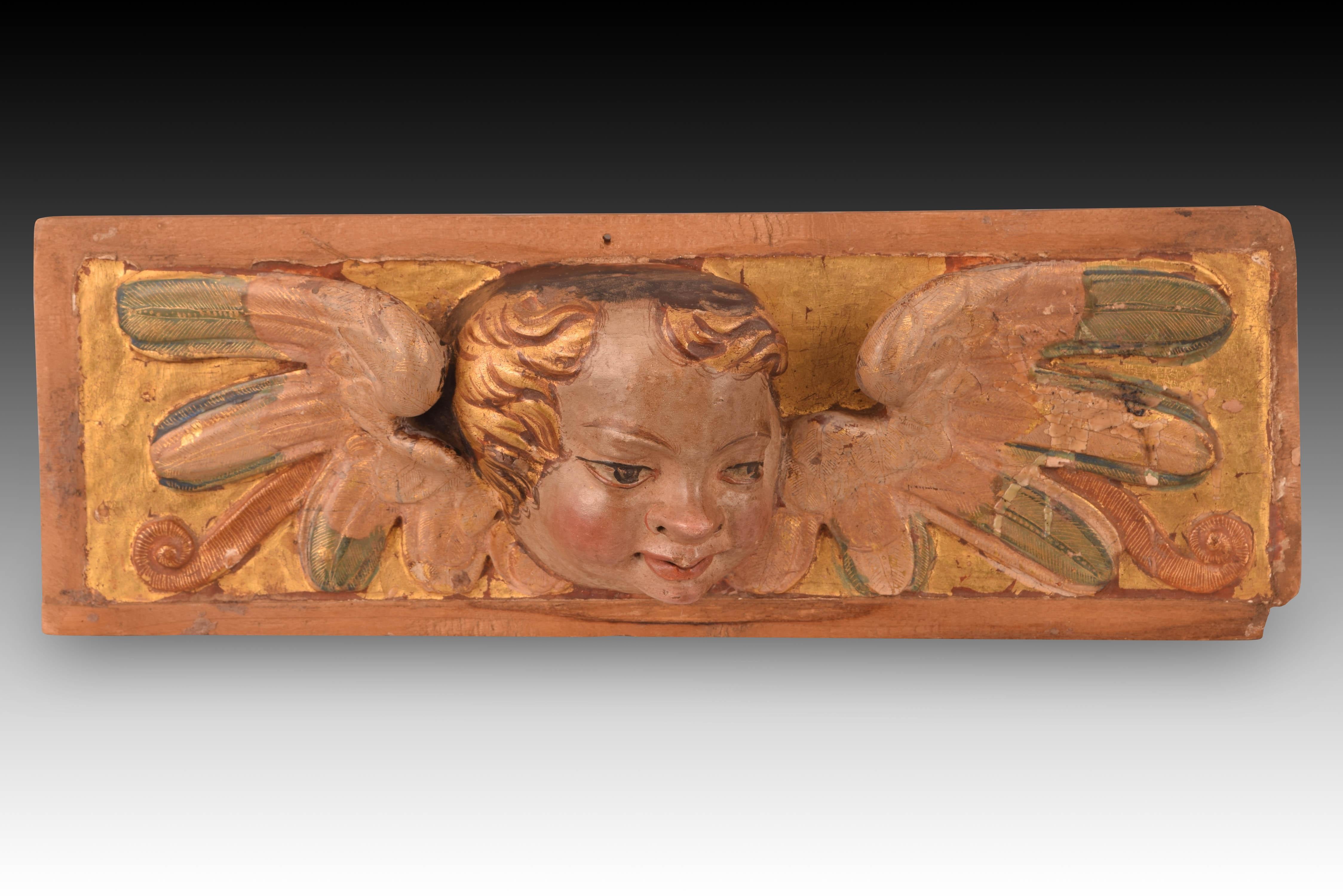 Reliefs with heads of angels. Polychrome and gilded wood. Spanish school, 16th c In Fair Condition For Sale In Madrid, ES