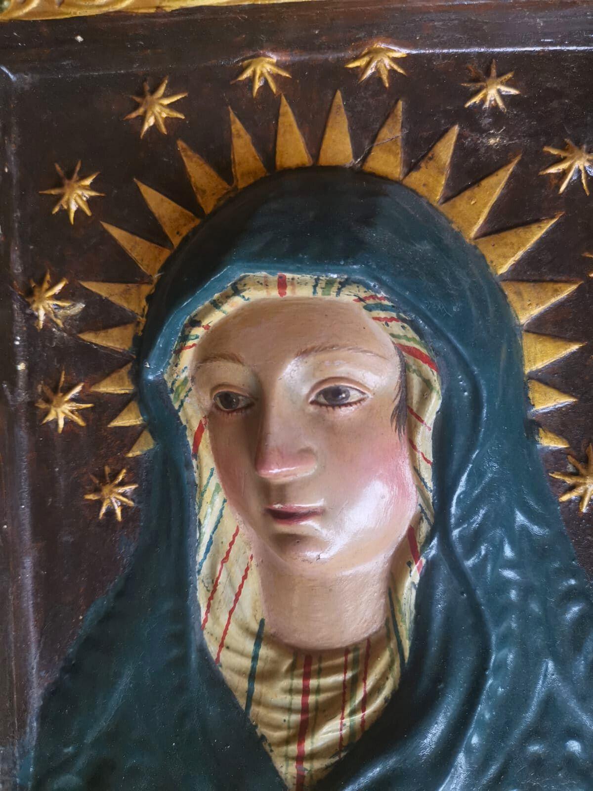 Hand-Painted Relieve Virgen Maria. Carved and Gilded Frame in the Baroque Style For Sale
