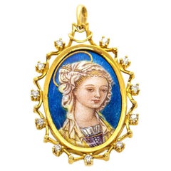 Pendentif religieux en or jaune 18 carats émaillé du feu de la Vierge Marie avec 0,37 carat de diamants