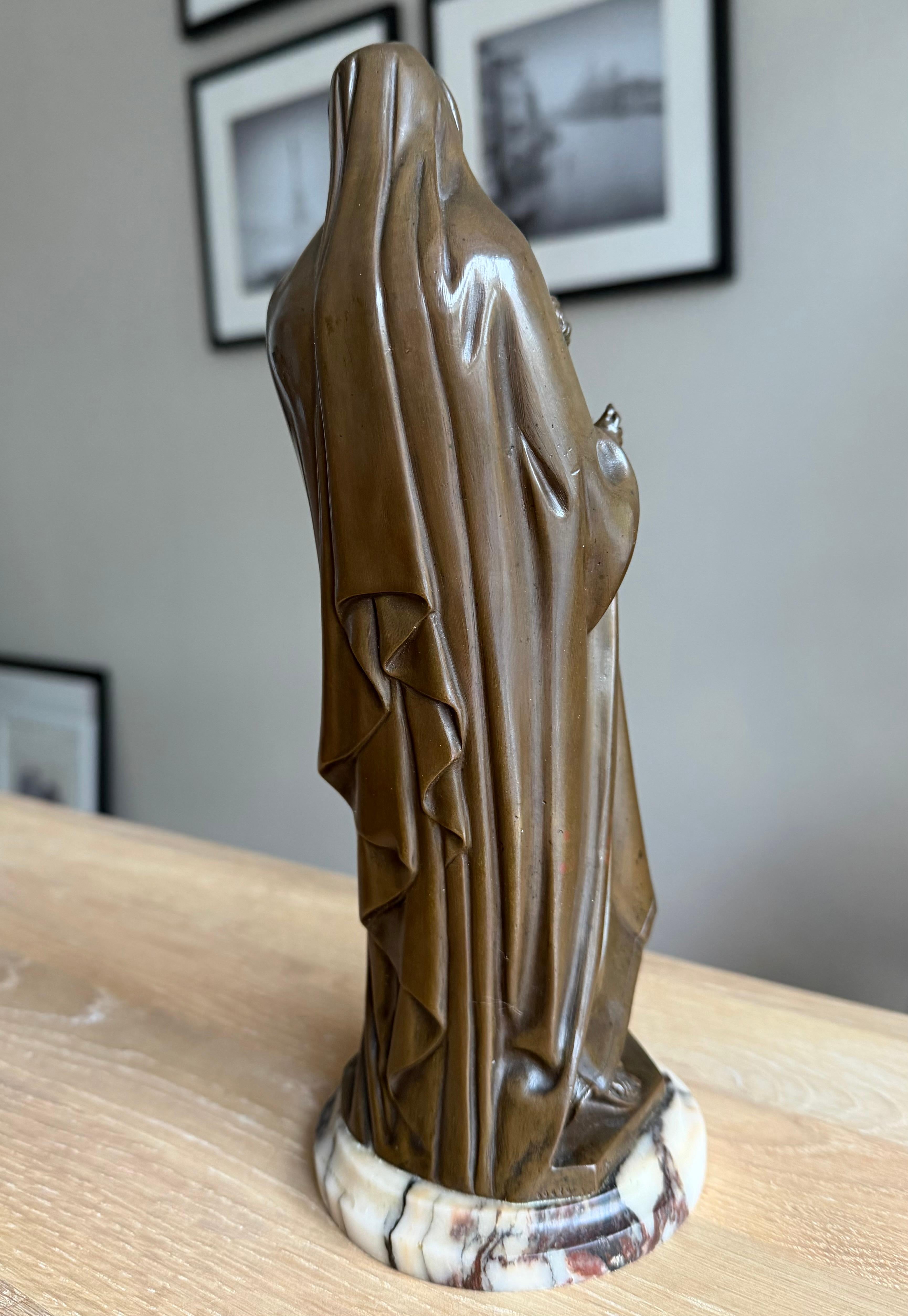 XIXe siècle Sculpture religieuse Marie et Child en bronze fin, montée sur un socle en marbre en vente