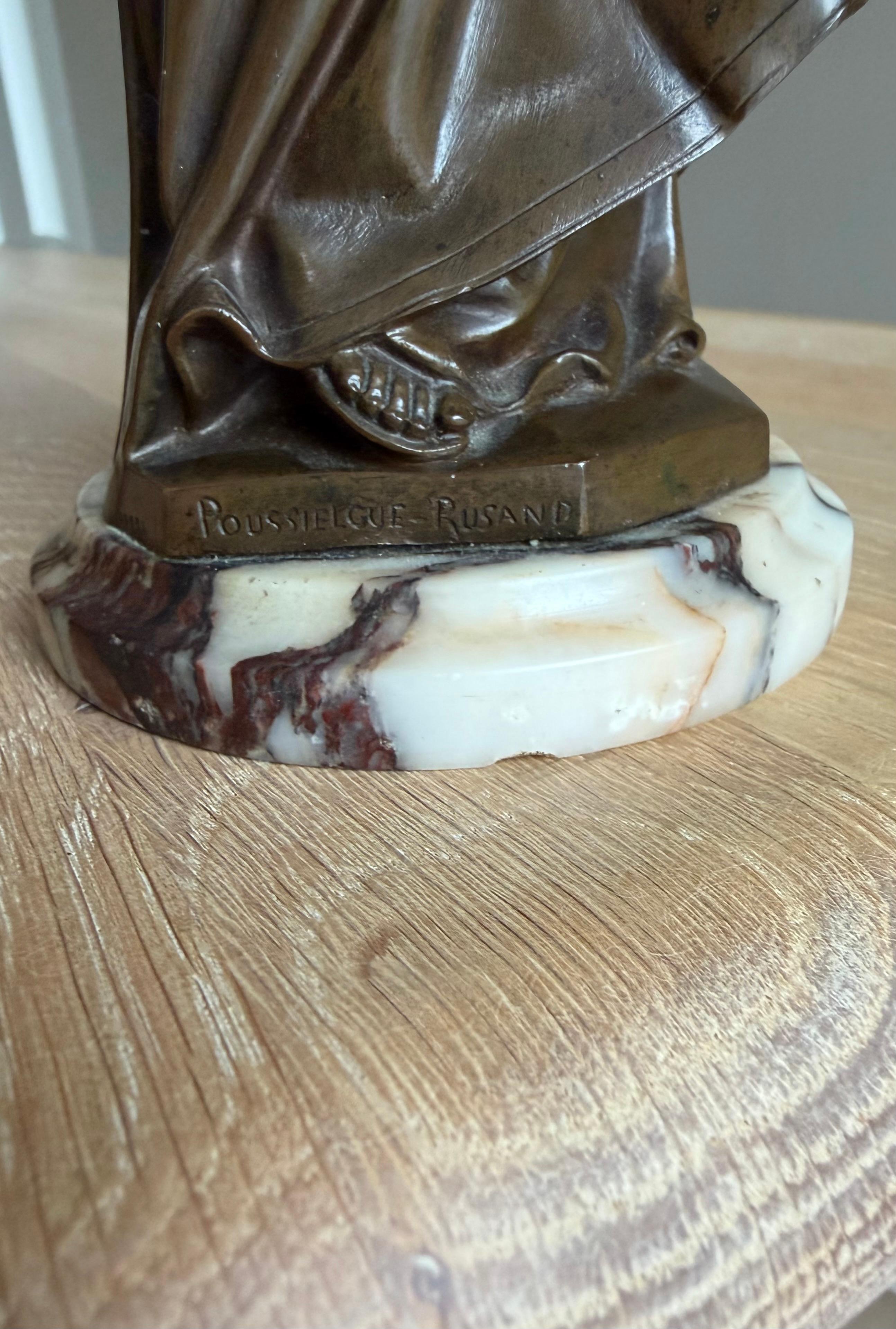 Sculpture religieuse Marie et Child en bronze fin, montée sur un socle en marbre en vente 4